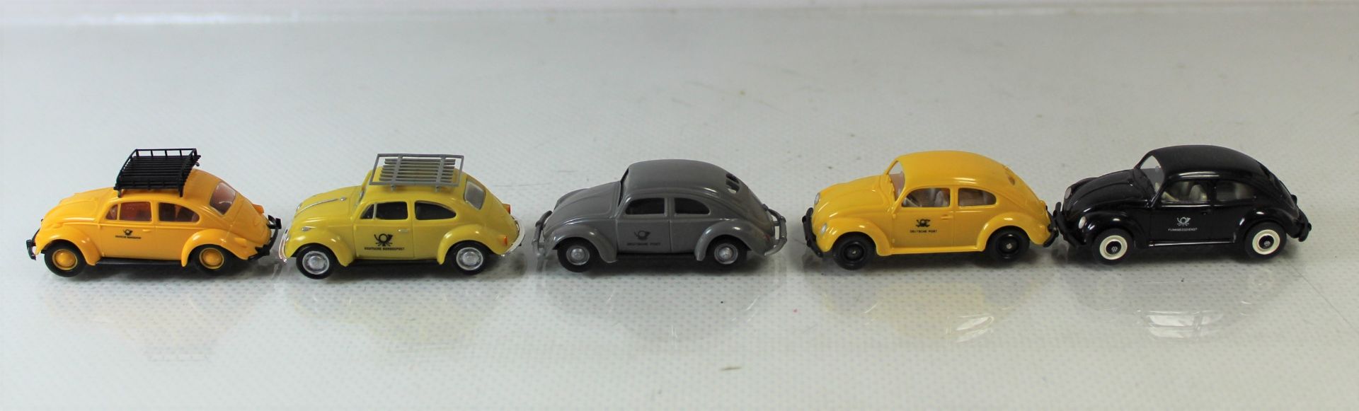 5 Modellbaufahrzeuge VW Käfer mit Deutsche Post/Funkmessdienst Beschriftung, 1 x Herpa, 1 x Brekina - Bild 3 aus 5