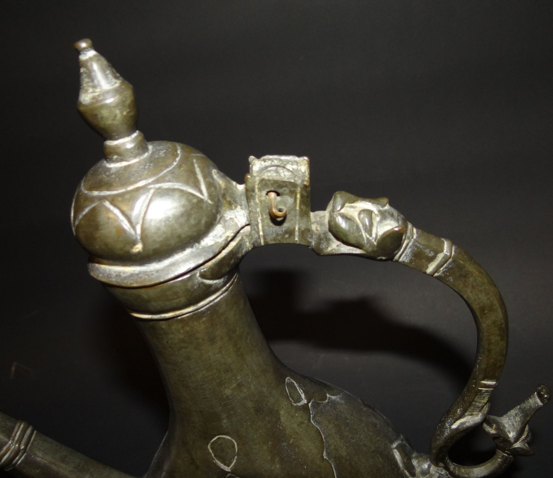 schwere antike islamische Teekanne, Metall,wohl Persien, 17/18. Jhd?, Griff mit Löwenkopf, H-30 cm, - Bild 6 aus 9
