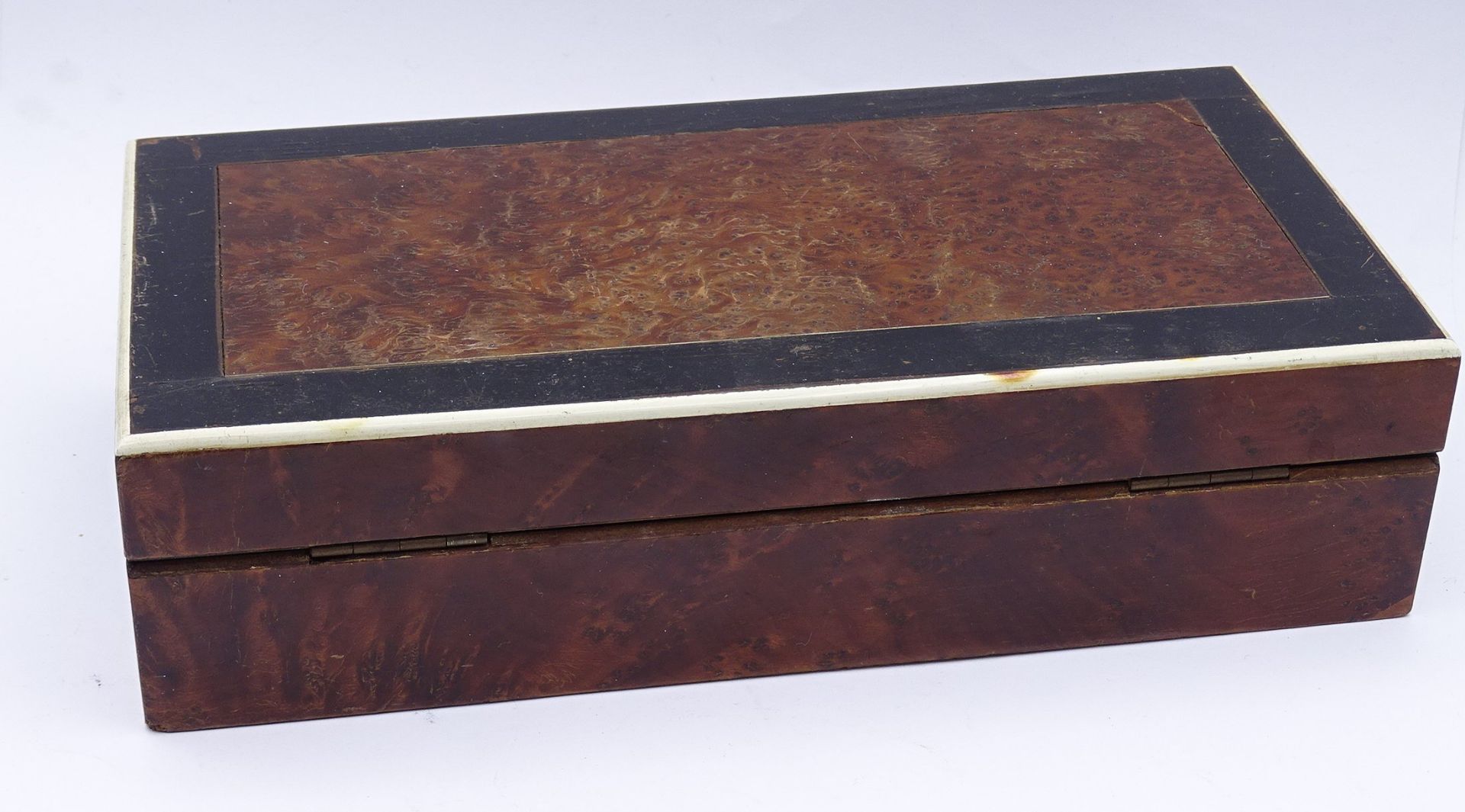 Holzschatulle mit schwarzen Einlagen, eine Ecke vom Deckel defekt, 20x10x6,5cm - Image 3 of 3