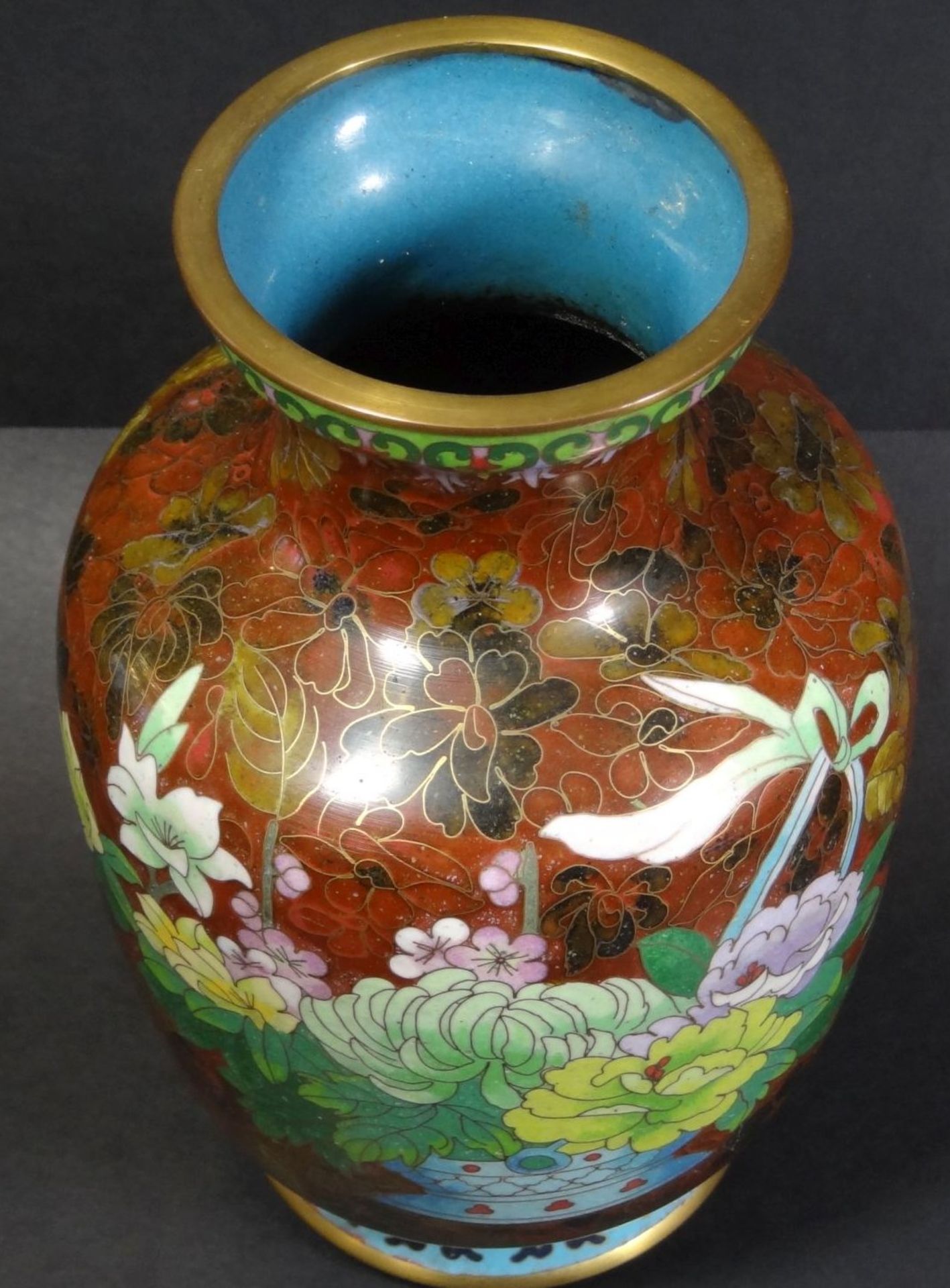 Cloisonne-Vase mit floralen Dekor, China, H-21 cm - Bild 2 aus 5