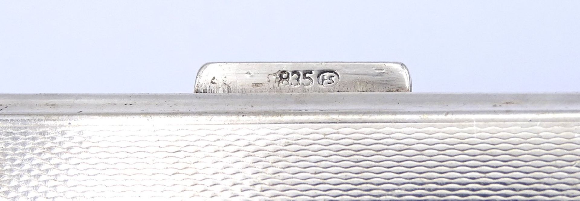 Zigaretten Etui in 835er Silber, Innengravur 25.5.58 Gila, 8,2x10cm, 105g. - Image 3 of 4