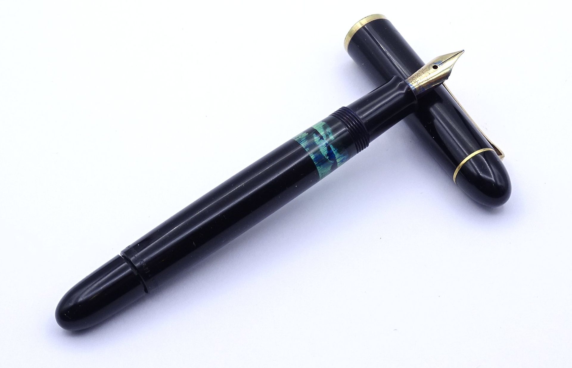 Pelikan Füller, GG Feder 0.585, F, L. 12,5cm, Alters- und Gebrauchsspuren