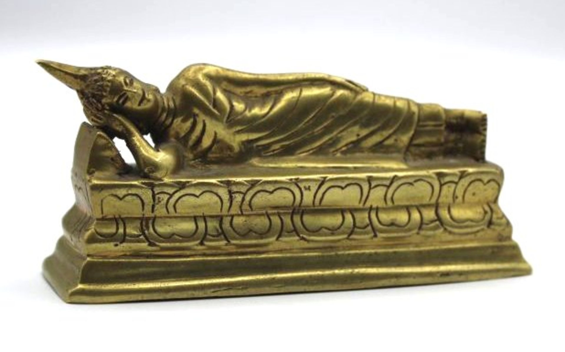 liegender Buddha, Bronze, älter, H-4,5cm B-10cm T-4cm.