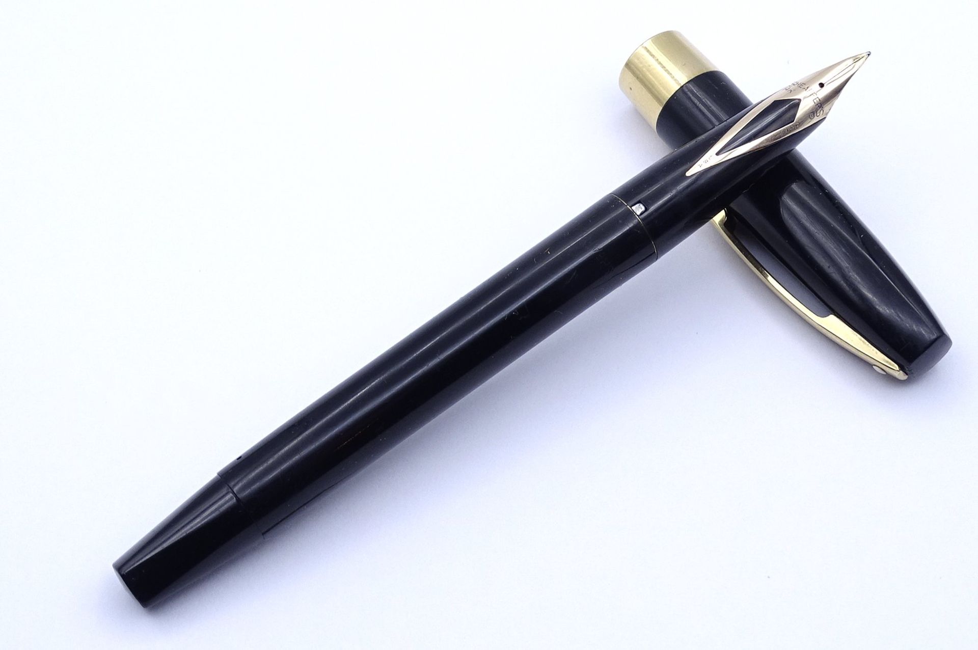 Sheaffer´s Füller, GG Feder 0.585, L. 13,5cm, Alters- und Gebrauchsspuren