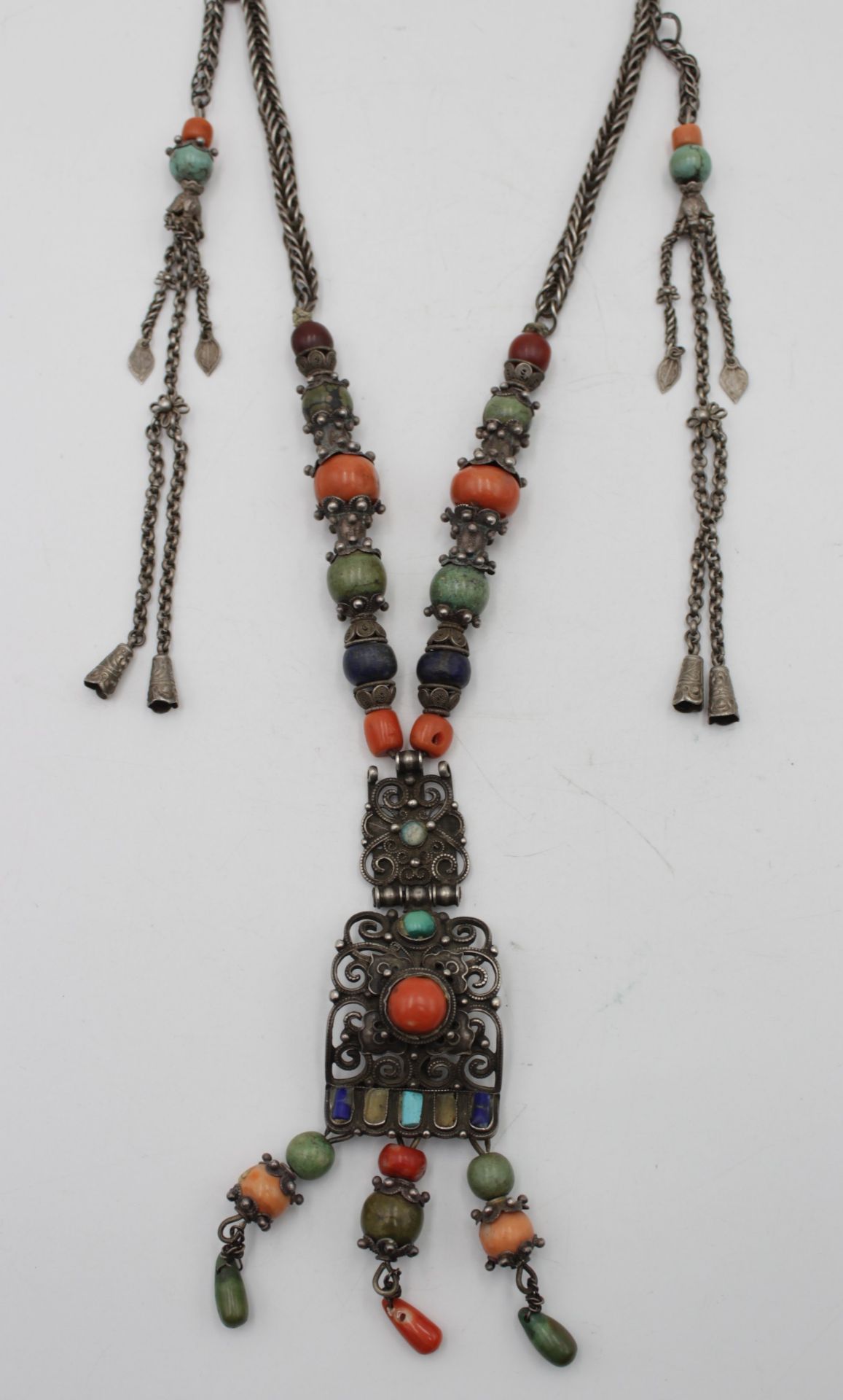 schwere wohl antike Halskette, Silber gepr., China ?, div. Steinbesatz einige fehlen, ca. 190gr., e - Image 2 of 5