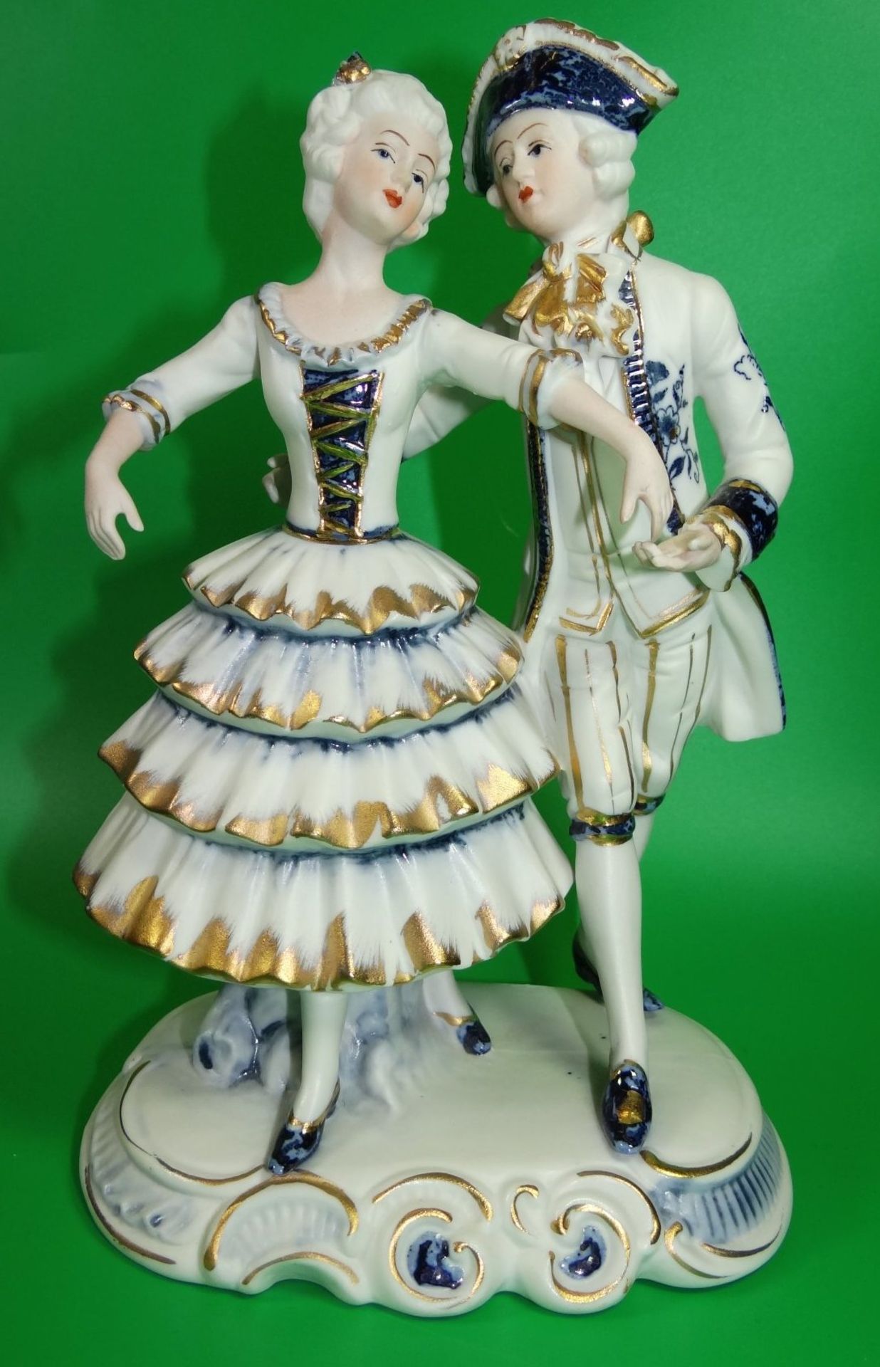 Figurengruppe "tanzendes Paar", bemalt, Haarschmuck fehlt, H-21 cm
