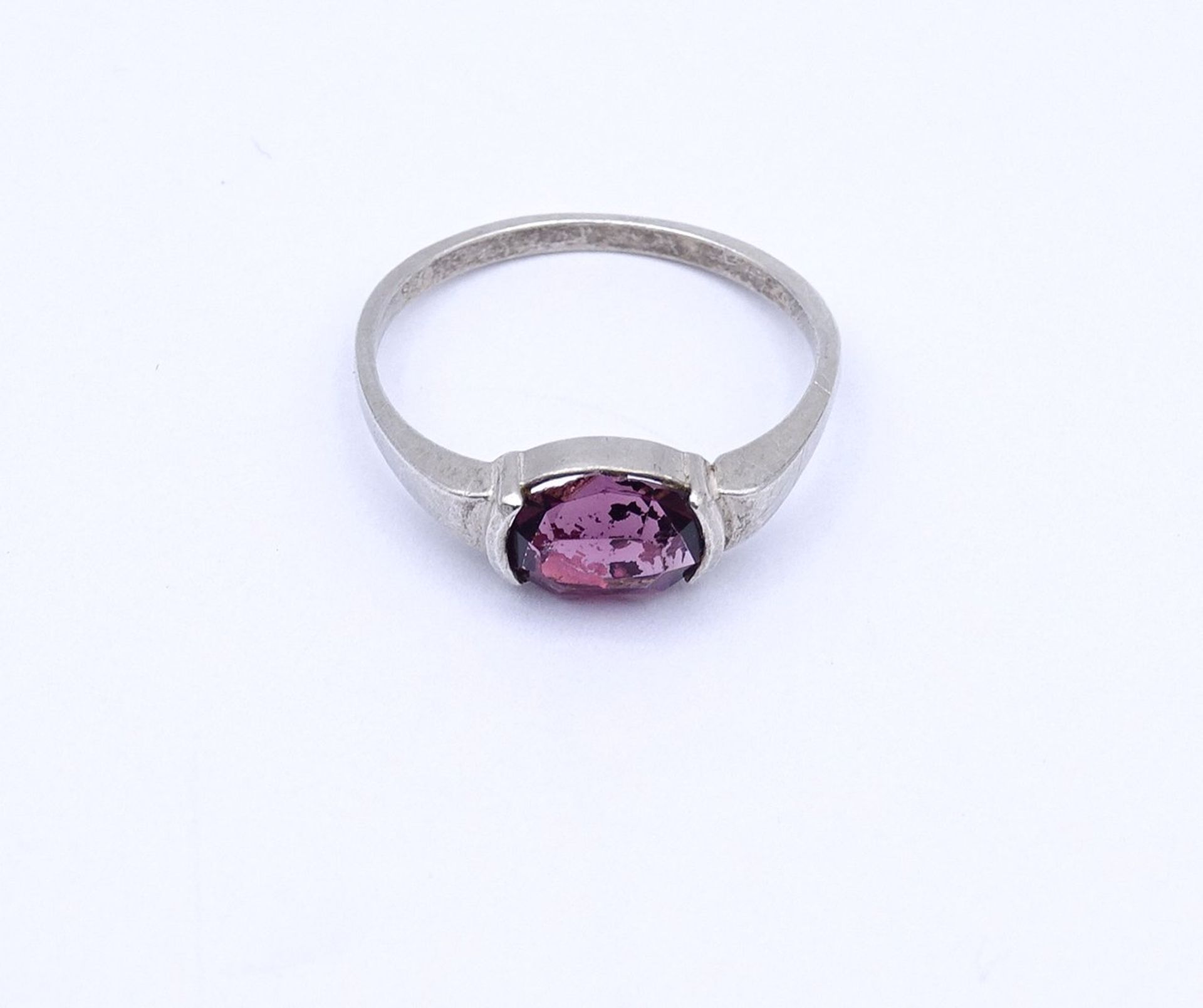 835er Silber Ring mit einem violetten Farbstein (Strass), 1,5g., RG 56 - Bild 2 aus 3