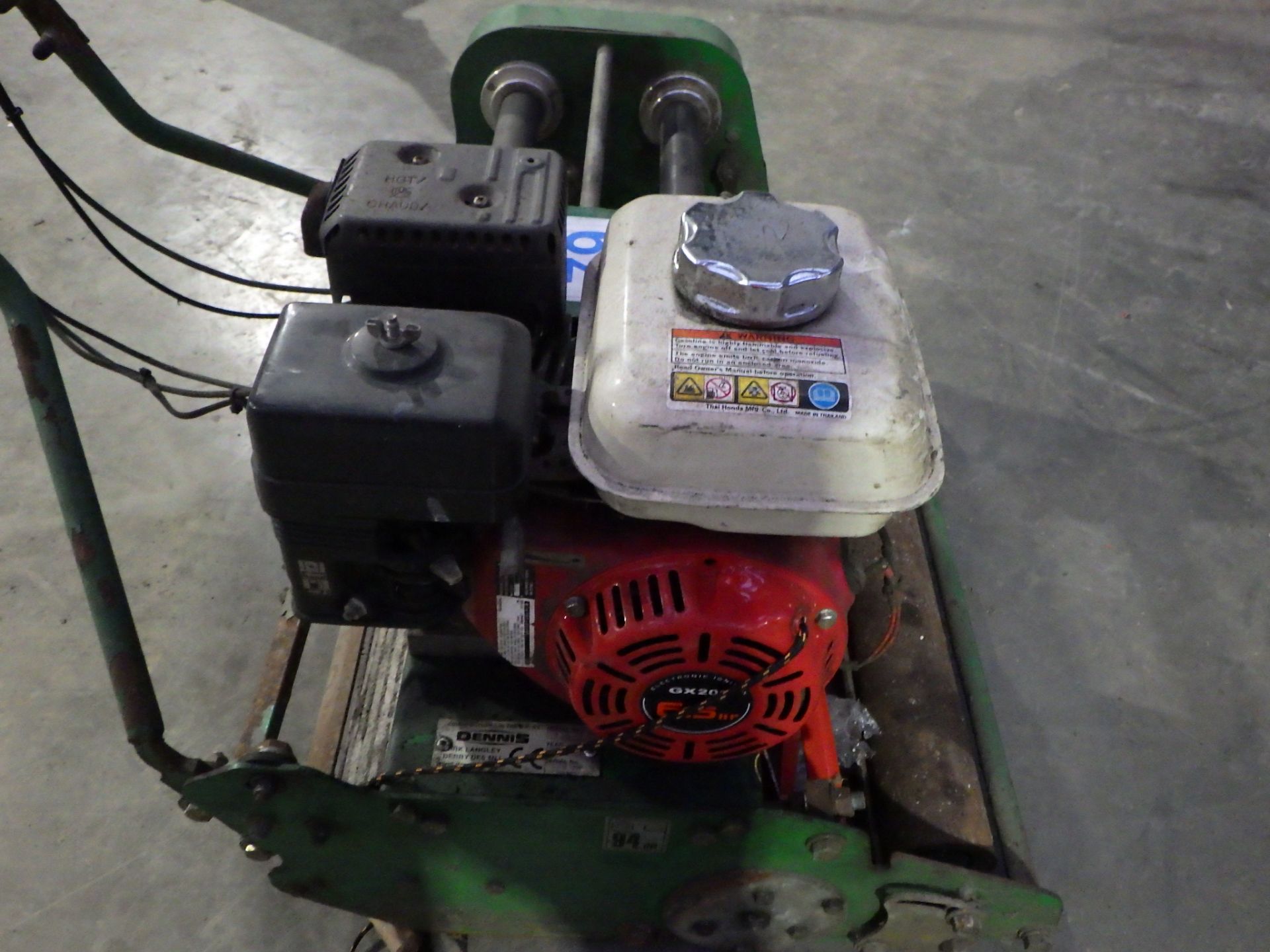 DENNIS 0610 PETROL CYLINDER MOWER - Image 3 of 4