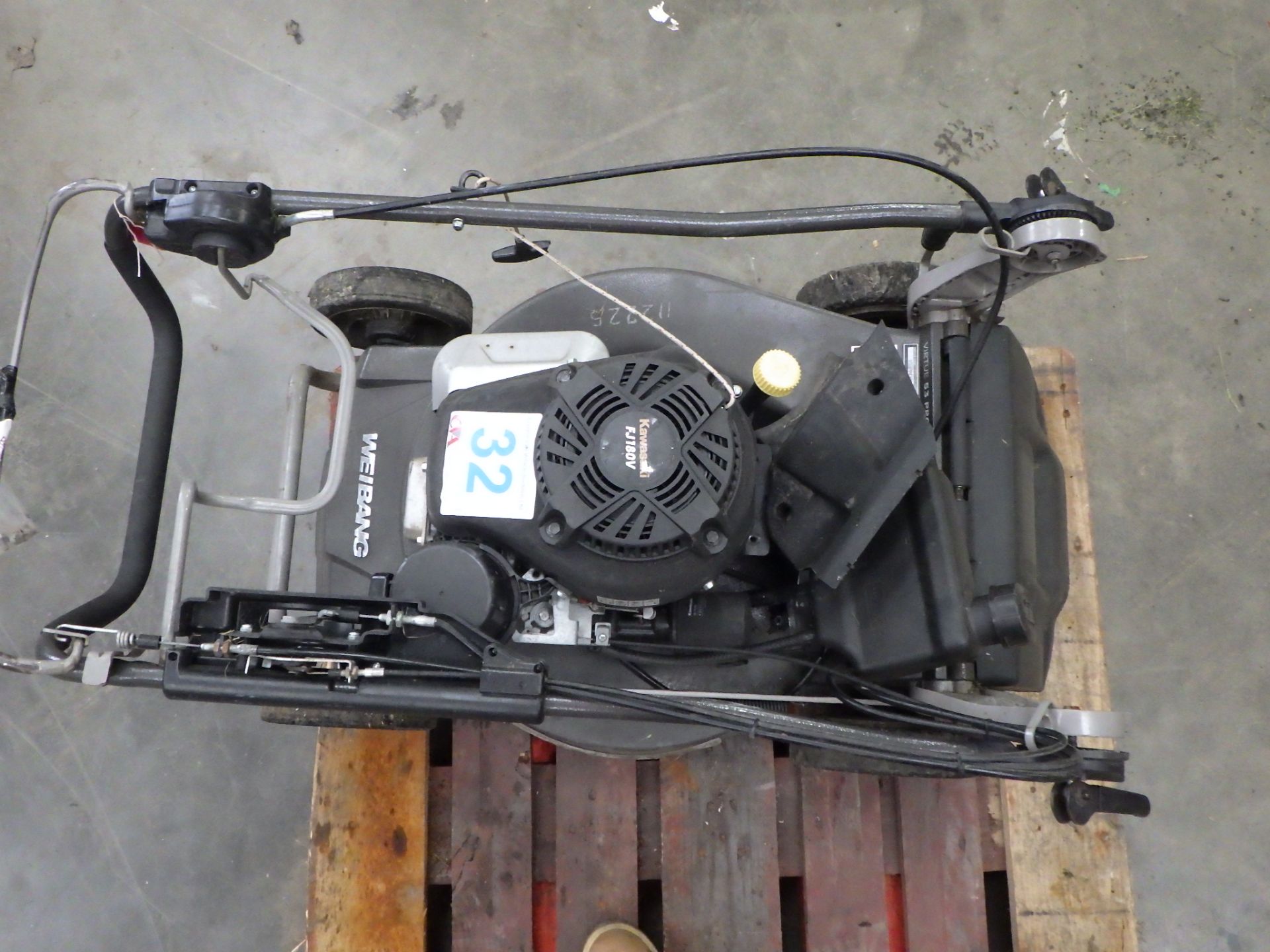 WEIBANG VIRTU 53 PRO PETROL LAWN MOWER - Image 3 of 4