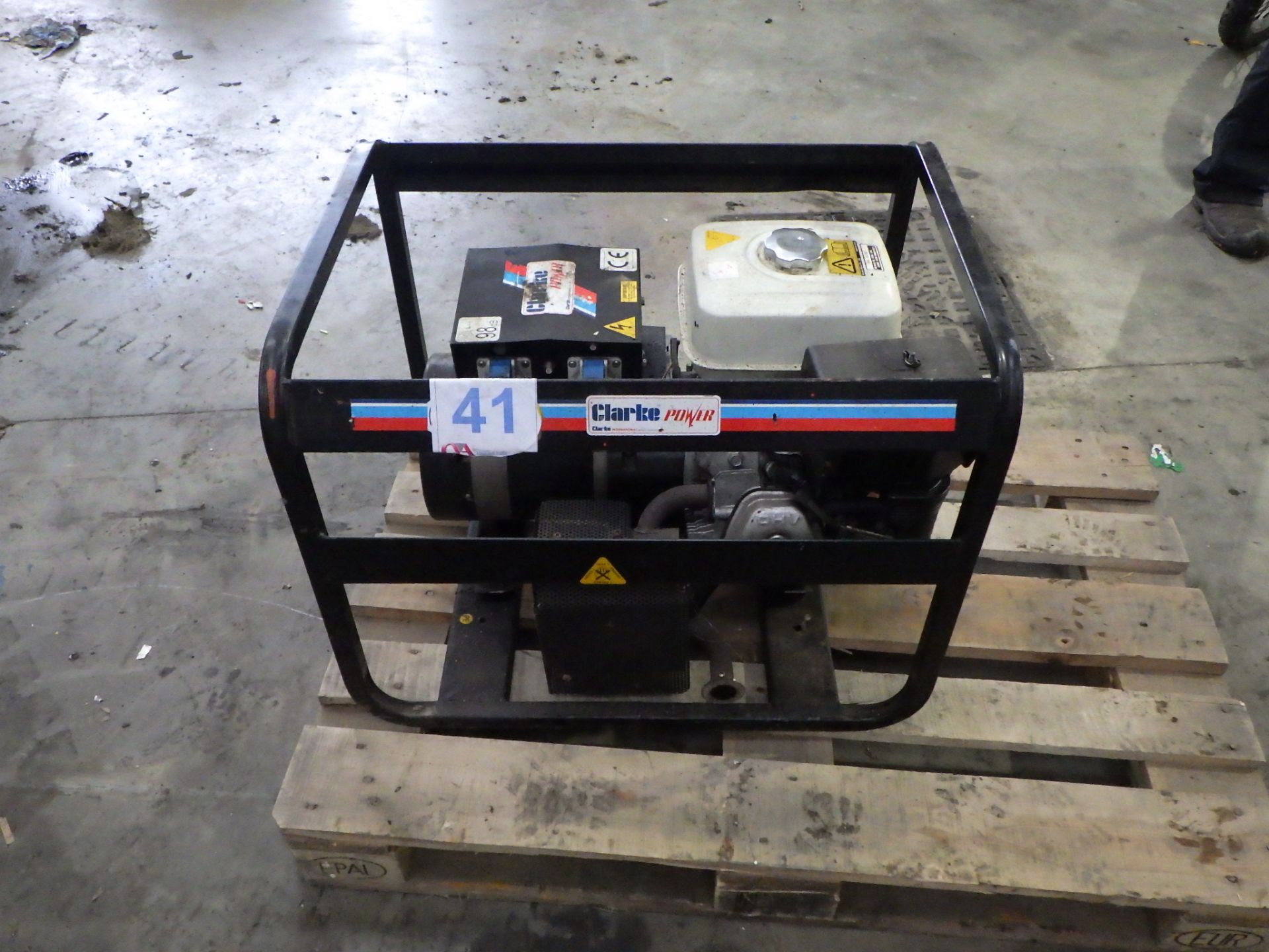 CLARKE 110V/240V PETROL GENERATOR