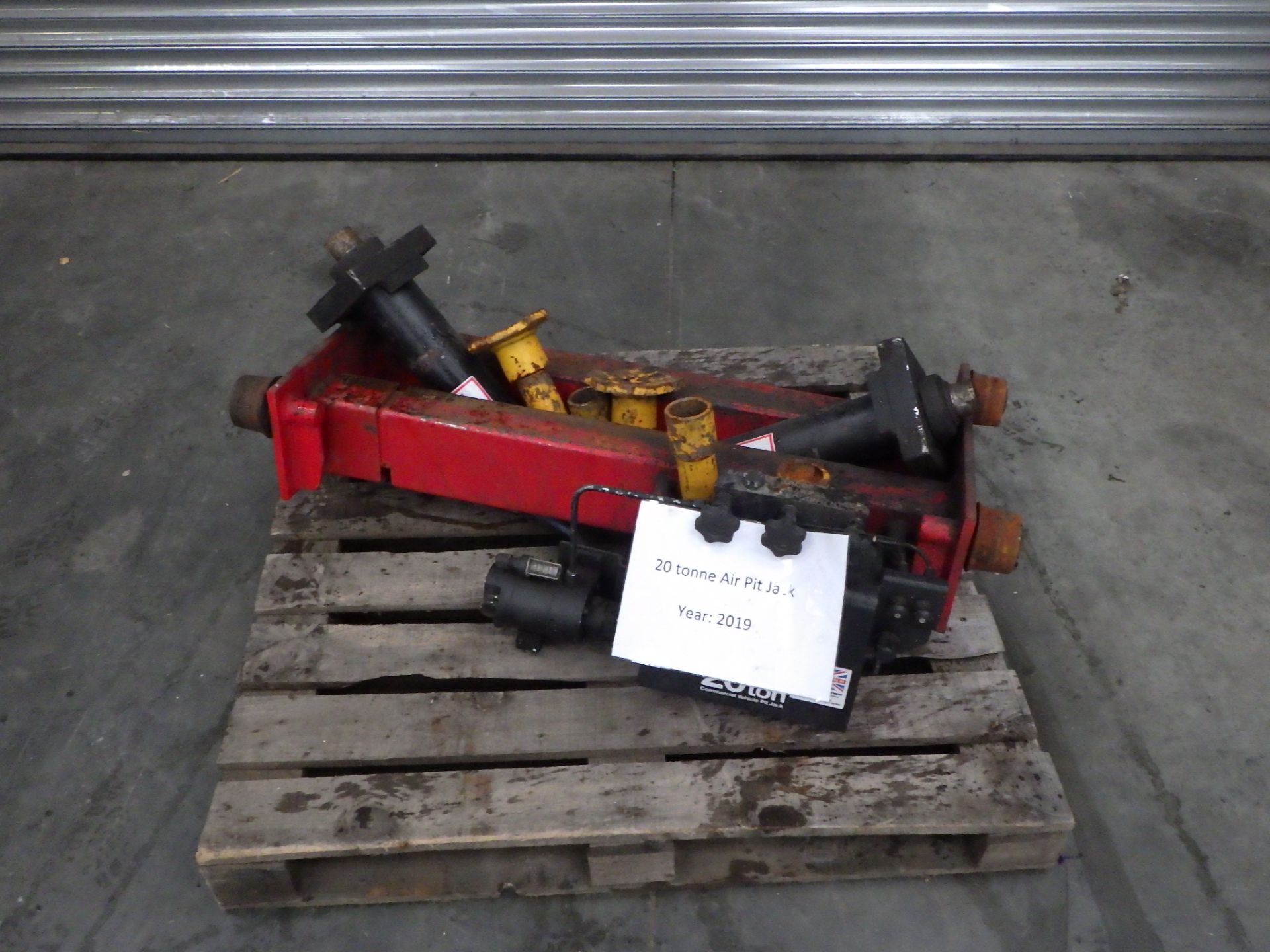 Scope 20 ton air pit jack