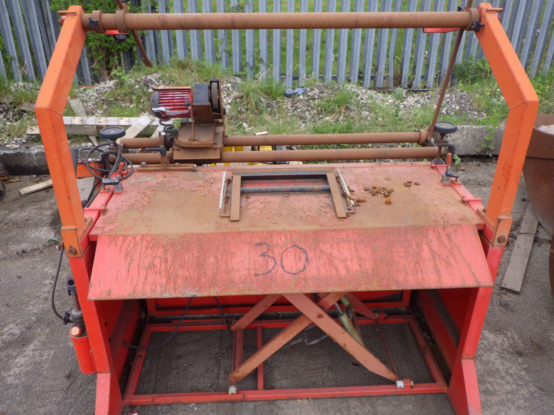 ATTERTON AND ELLIS BR201 GRINDING TABLE