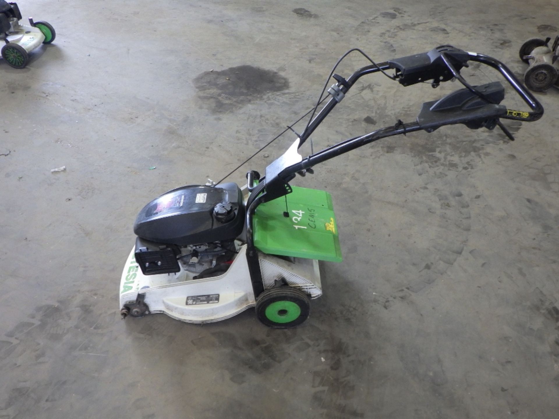 ETESIA PHTS3 LAWN MOWER - Image 3 of 4