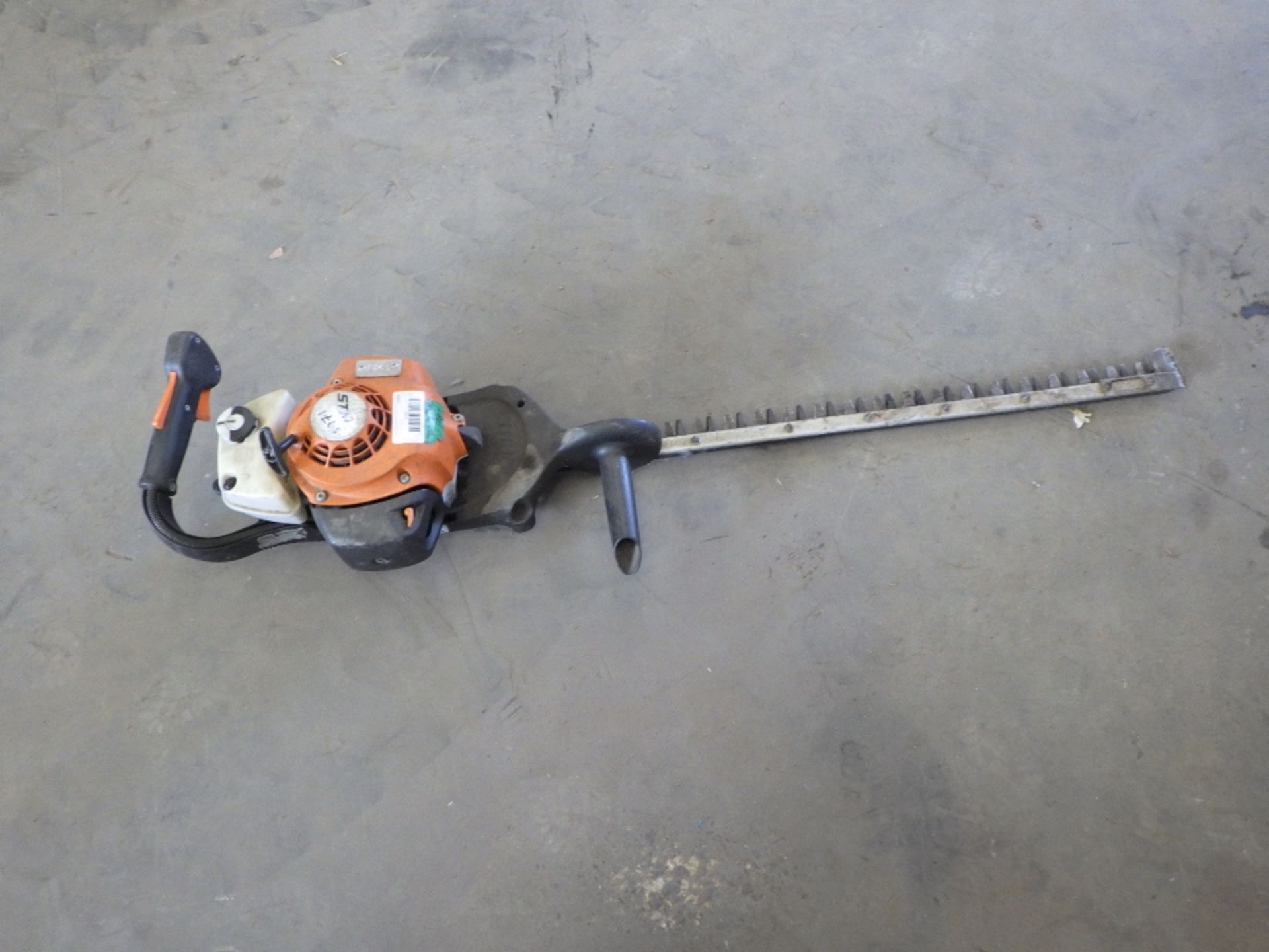 STIHL HS 87R HEDGE TRIMMER - Image 2 of 4