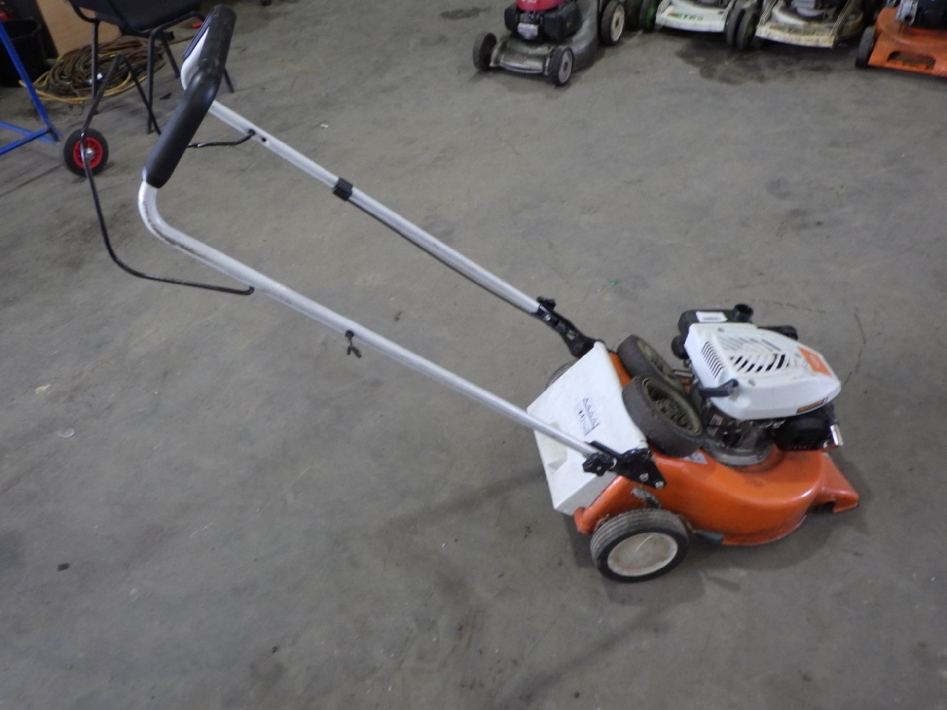 STIHL RM24B PETROL LAWN MOWER - Image 4 of 4