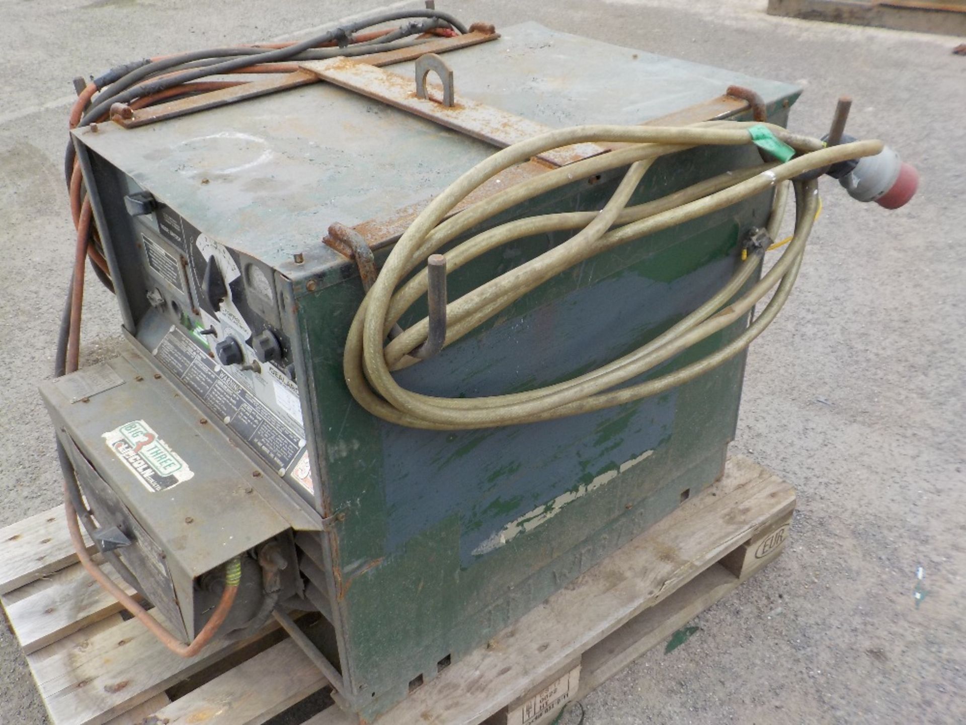 LINCOLN ELECTRIC 'IDEALARC DC400' WELDER - Image 2 of 4