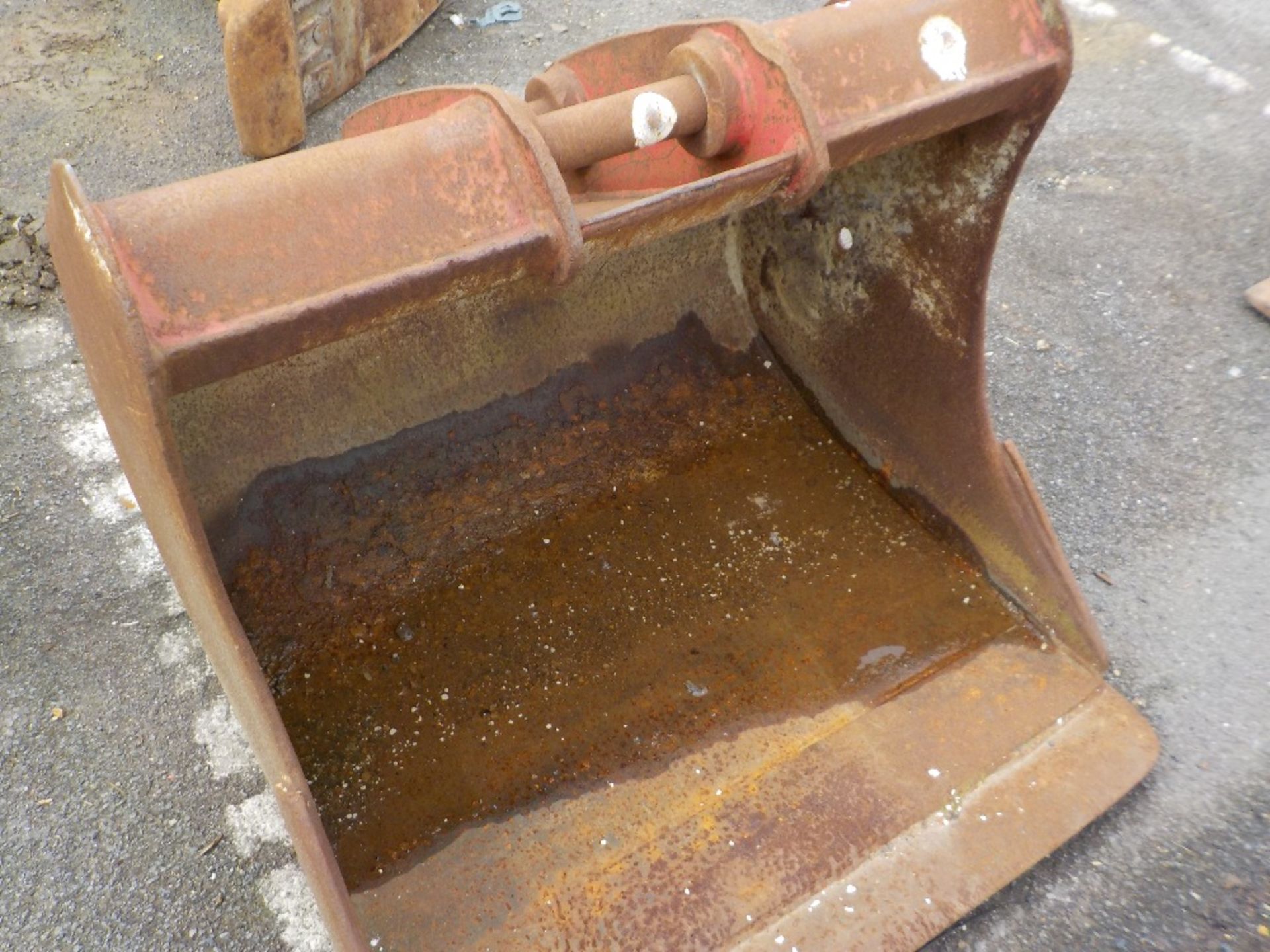 3' DIGGING BUCKET, 50MM PINS - Image 2 of 2