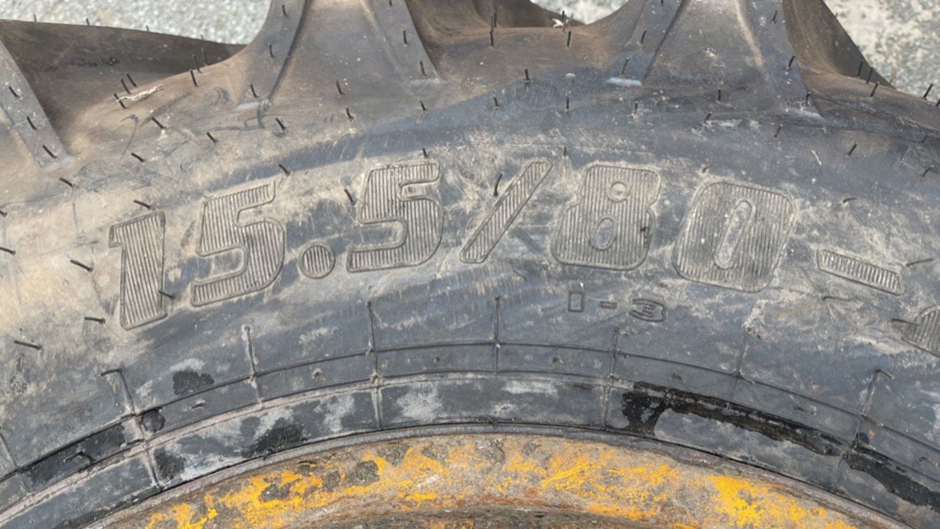 JCB FOAM FILLED TYRE - Image 3 of 5