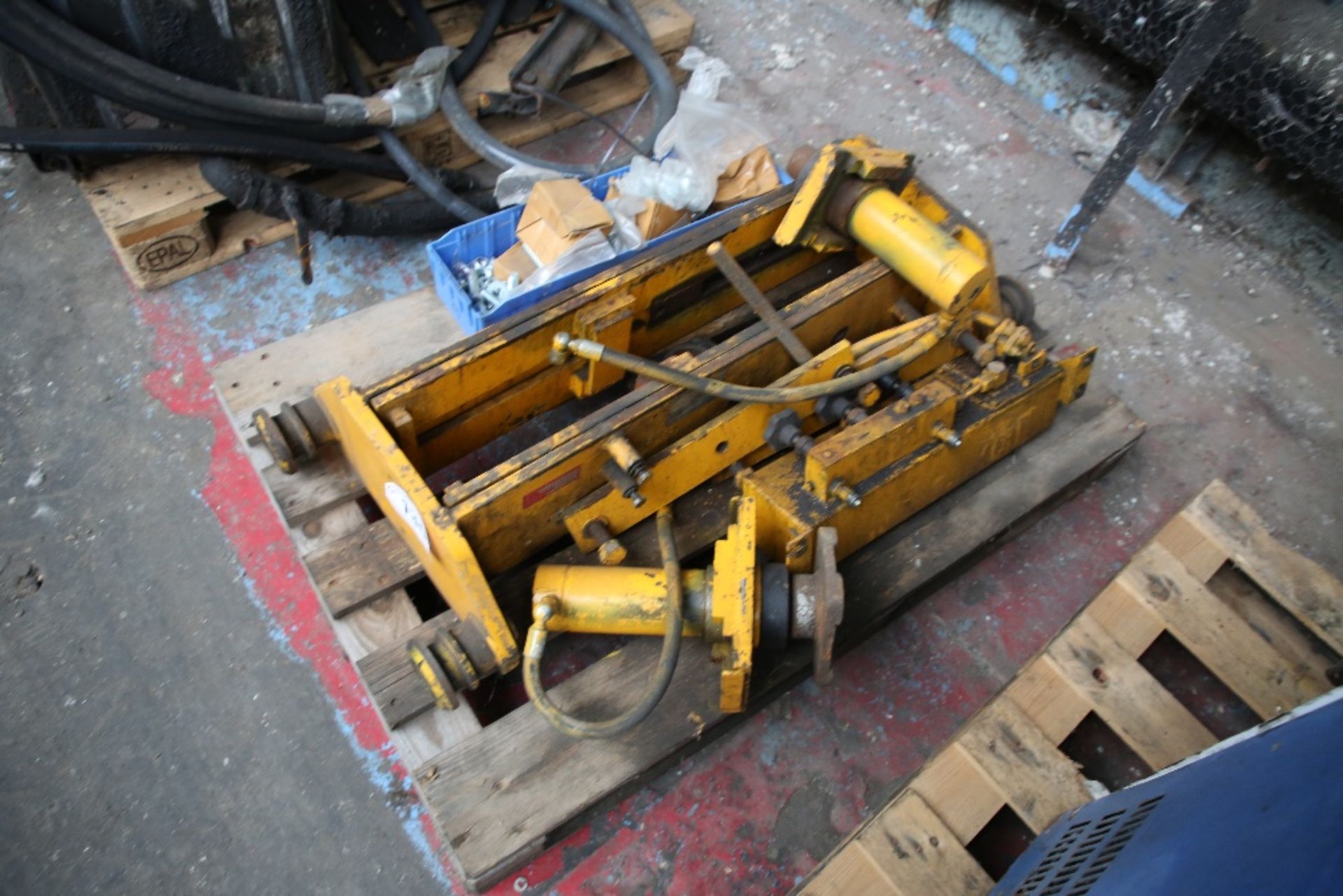 Major Lift 8 Tonne Hydraulic Pit Jack - Image 2 of 4