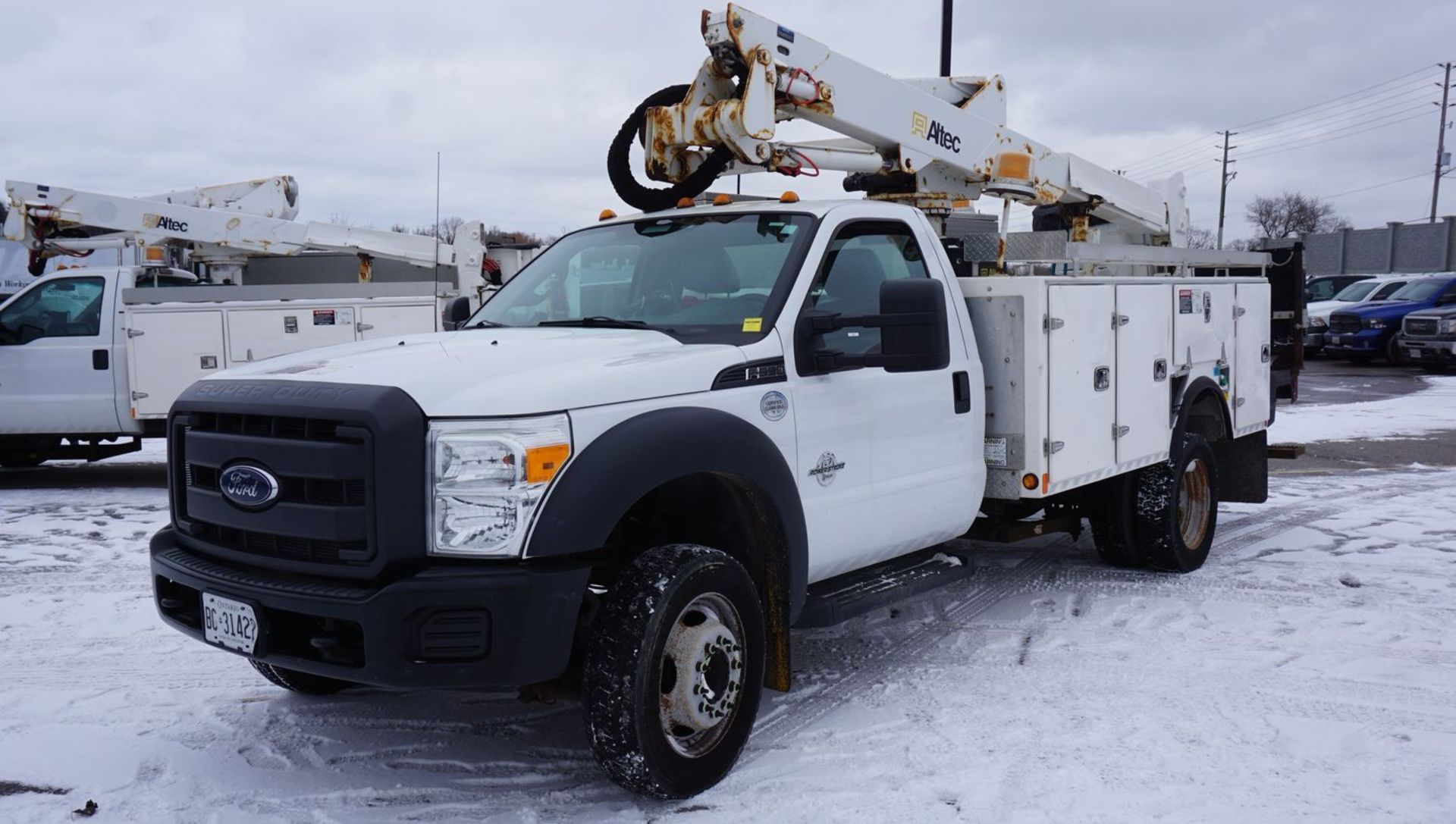 2015 ALTEC AT37G ARTICULATING TELESCOPIC BOOM & BUCKET MOUNTED ON 2015 FORD F550XL SUPER DUTY TRUCK