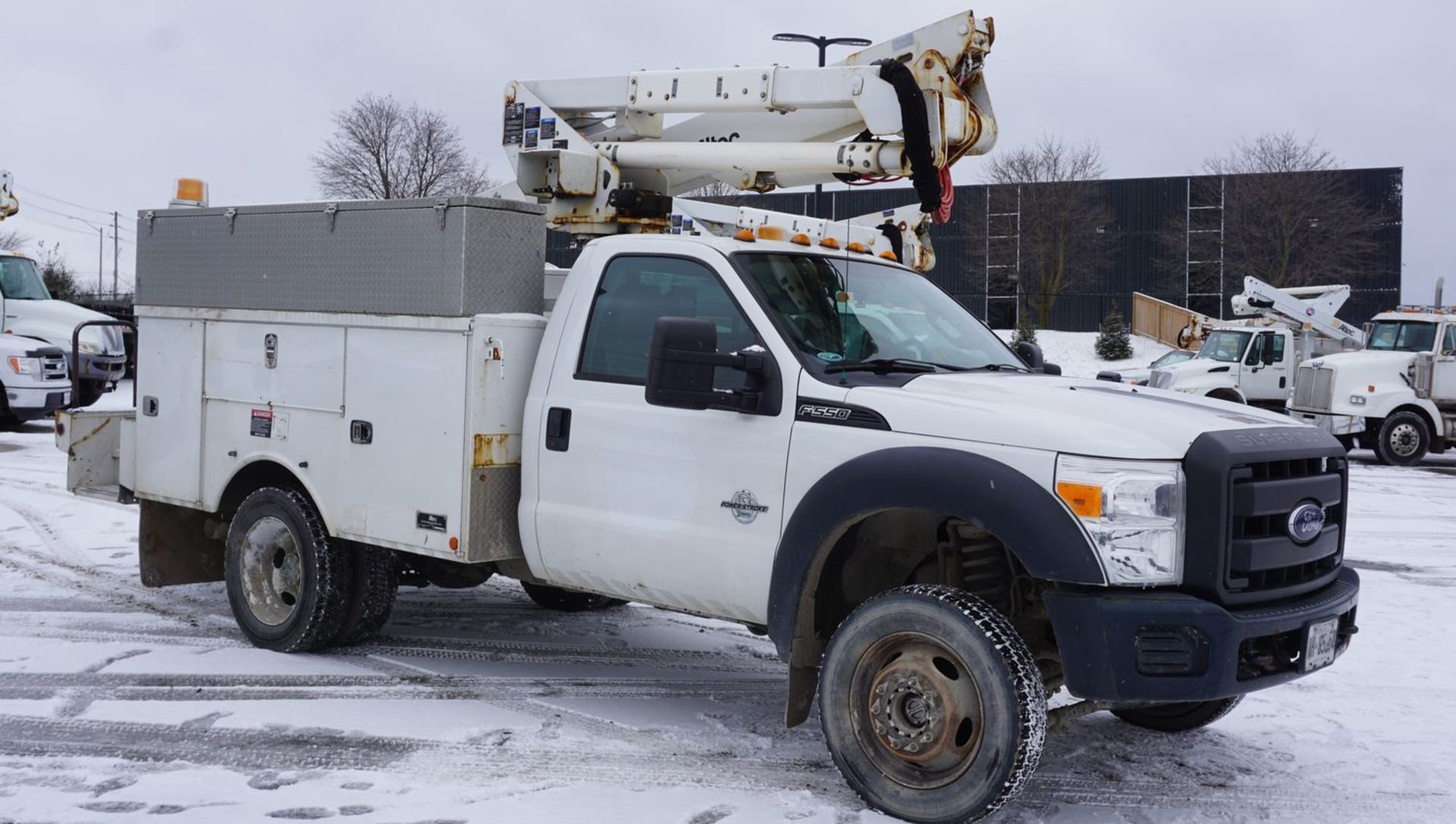 2014 ALTEC AT37G ARTICULATING TELESCOPIC BOOM & BUCKET MOUNTED ON 2014 FORD F550XL SUPER DUTY 4X4