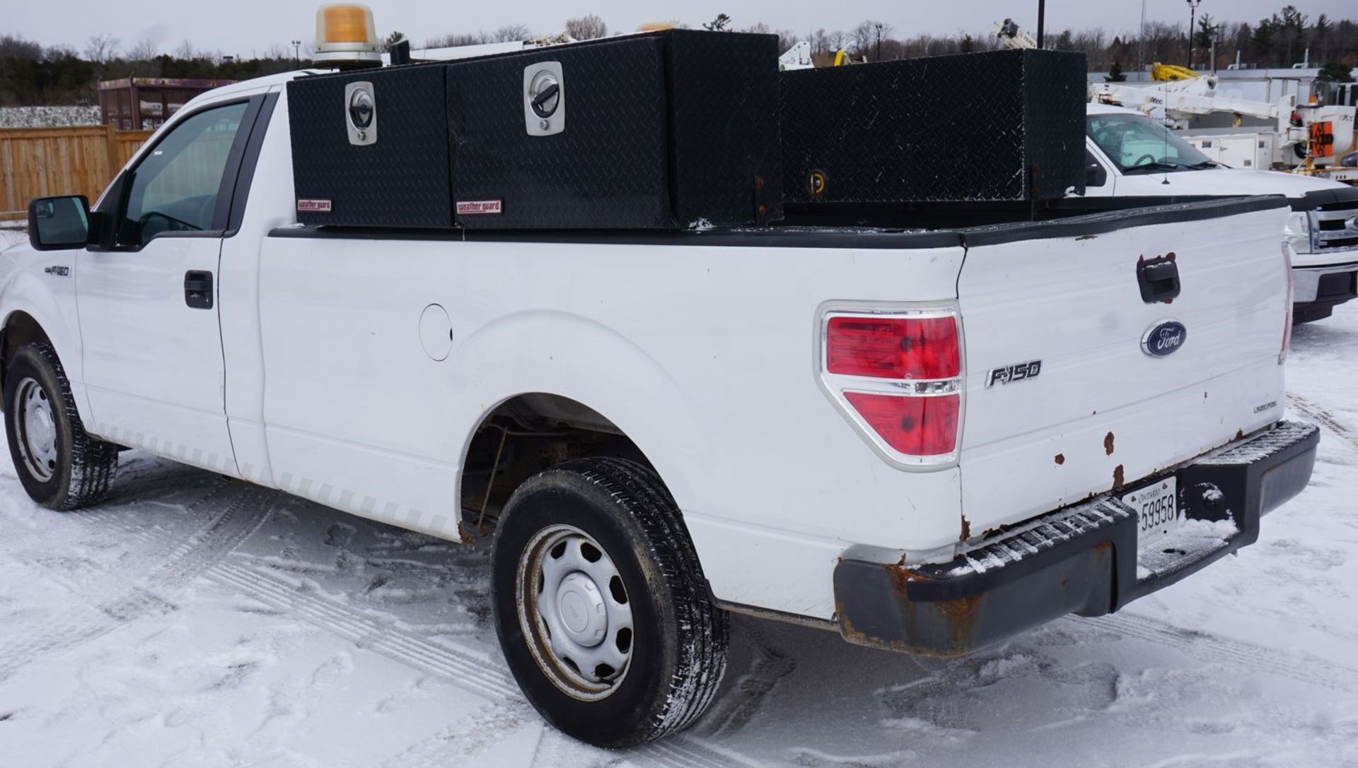 2014 FORD F150XL REG CAB 4X2 PICKUP W/ 5.0L V8 GAS ENGINE C/W (2) WEATHER GUARD HI-SIDE TOOL BOXES, - Image 7 of 10