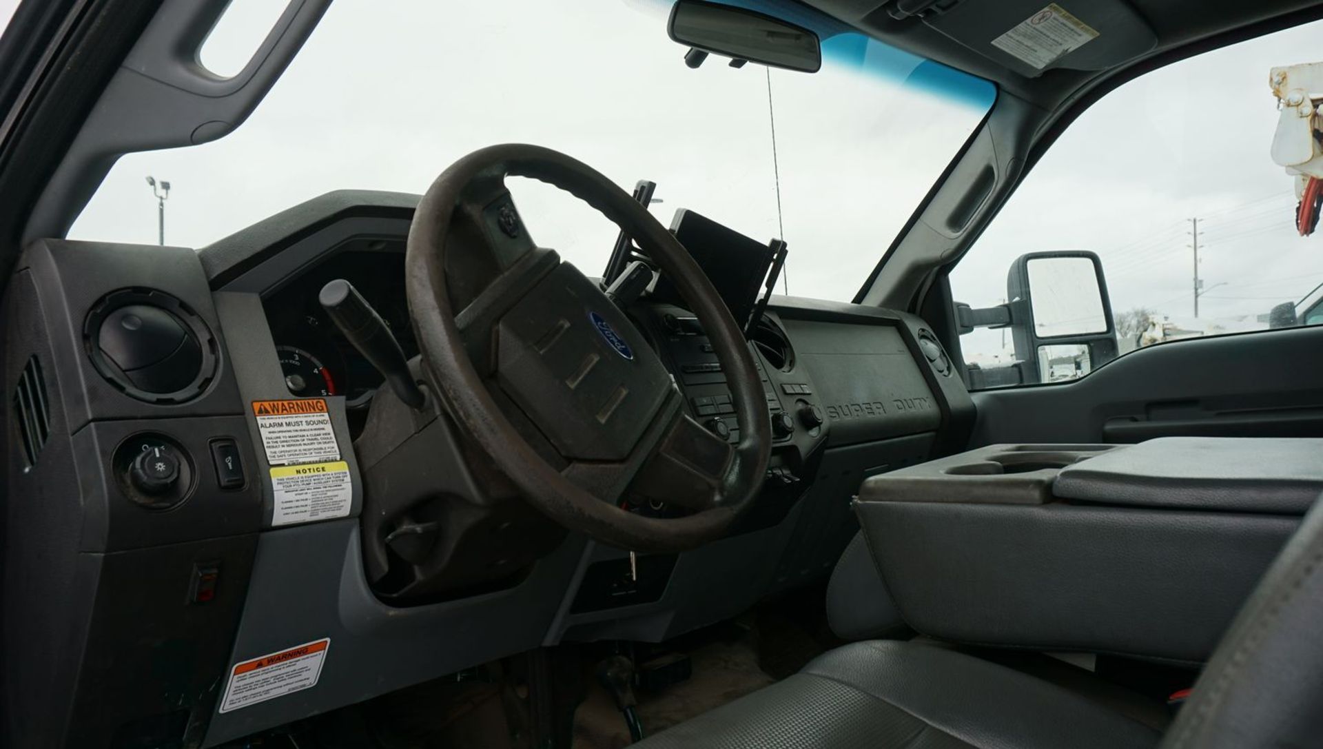 2014 ALTEC AT37G ARTICULATING TELESCOPIC BOOM & BUCKET MOUNTED ON 2014 FORD F550XL SUPER DUTY 4X4 - Image 18 of 21