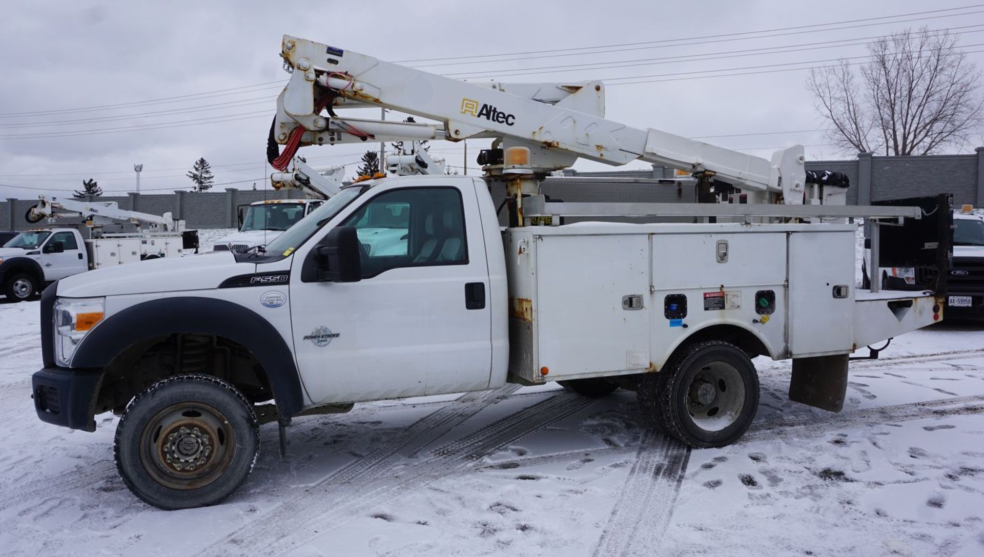 2014 ALTEC AT37G ARTICULATING TELESCOPIC BOOM & BUCKET MOUNTED ON 2014 FORD F550XL SUPER DUTY 4X4 - Image 2 of 16
