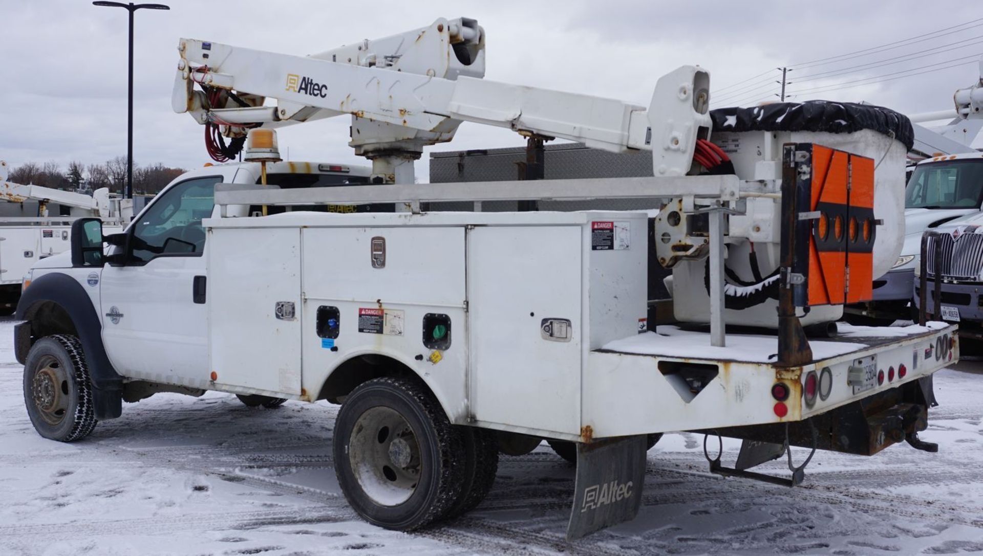 2014 ALTEC AT37G ARTICULATING TELESCOPIC BOOM & BUCKET MOUNTED ON 2014 FORD F550XL SUPER DUTY 4X4 - Image 7 of 16