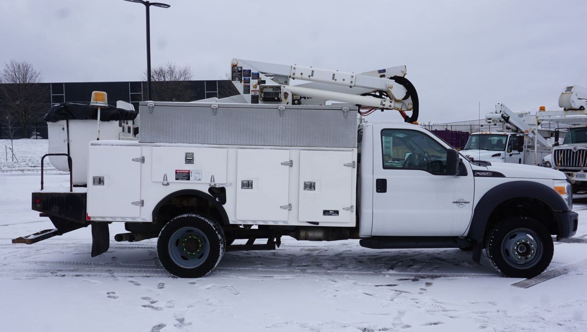 2014 ALTEC AT37G ARTICULATING TELESCOPIC BOOM & BUCKET MOUNTED ON 2014 FORD F550XL SUPER DUTY 4X4 - Image 5 of 21