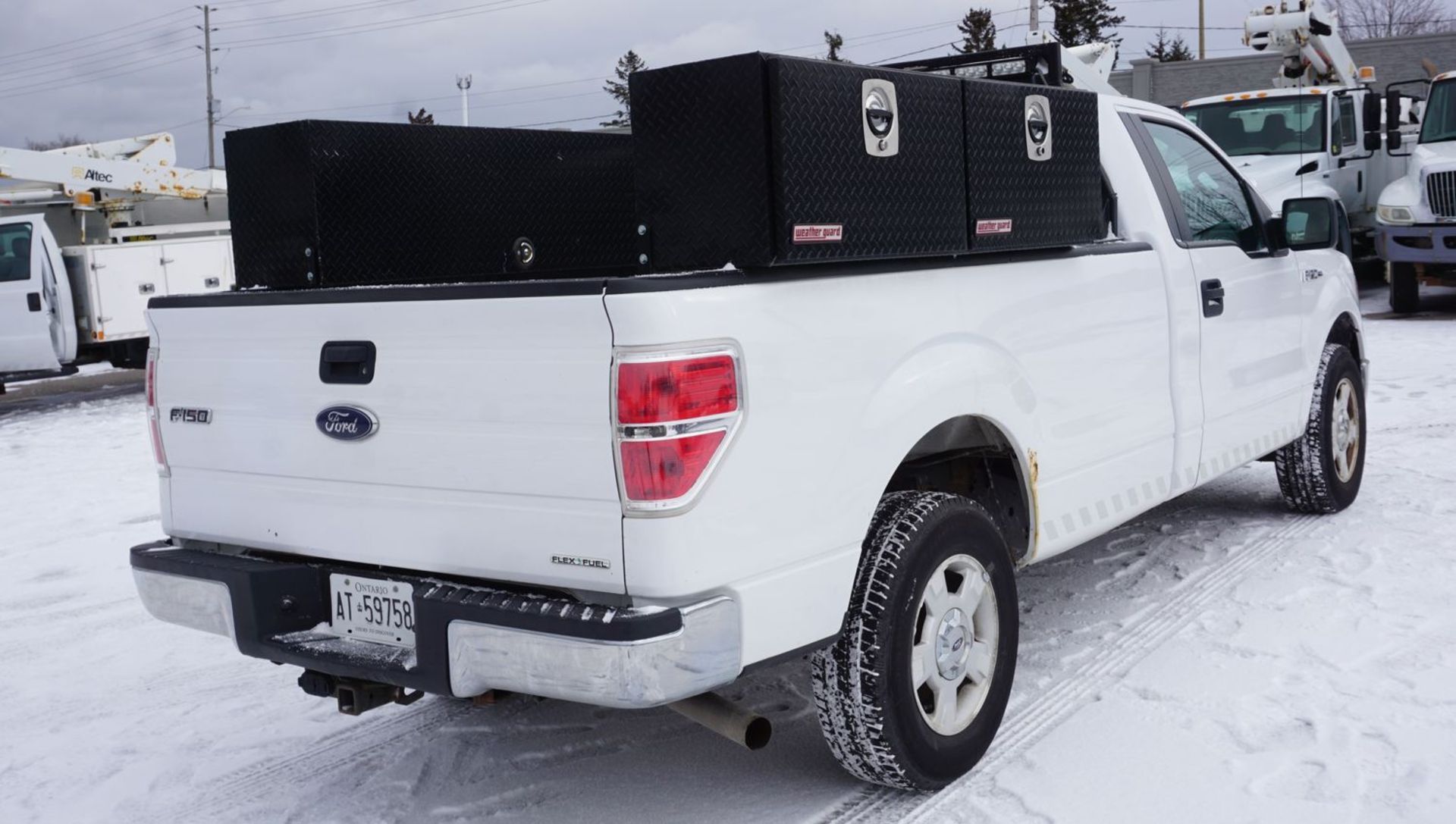 2014 FORD F150XL REG CAB 4X2 PICKUP W/ 5.0L V8 GAS ENGINE C/W (2) WEATHER GUARD HI-SIDE TOOL BOXES, - Image 5 of 8