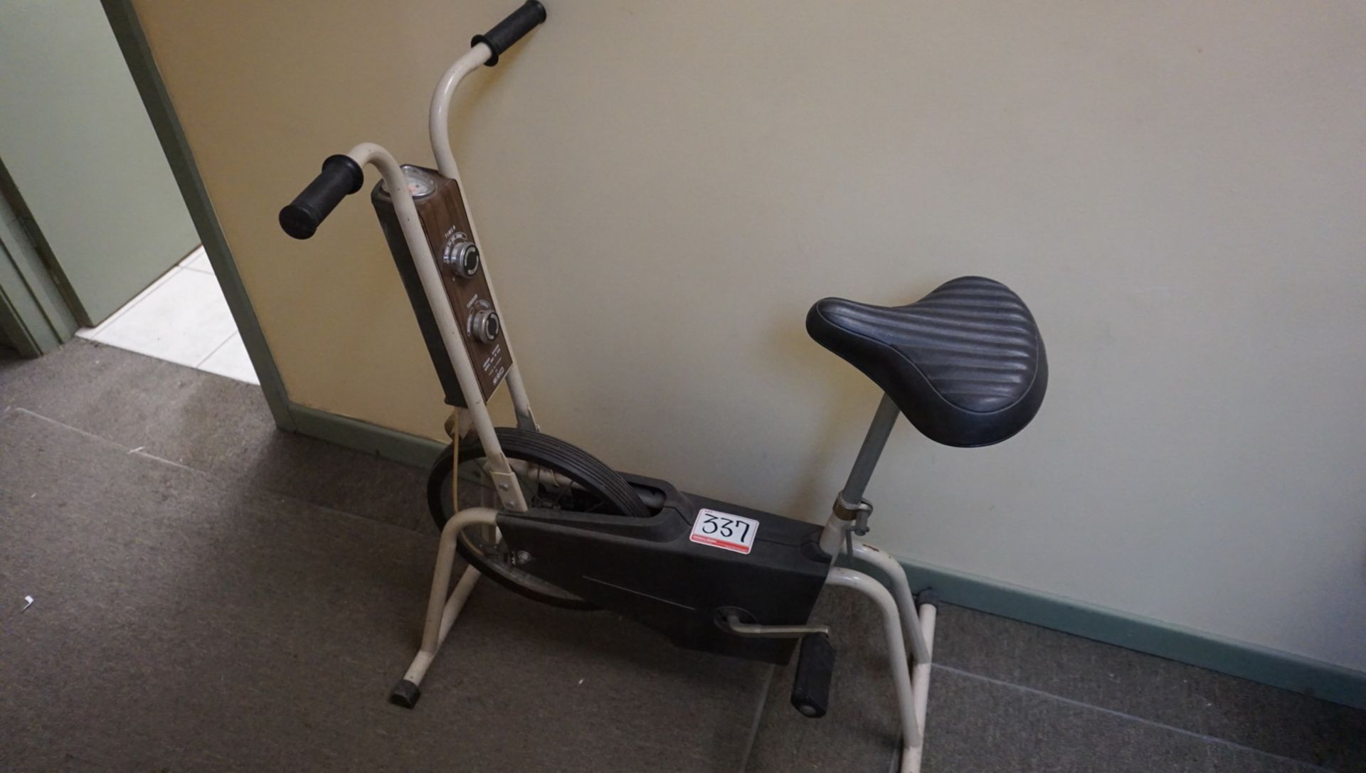 CCM STATIONARY FITNESS BICYCLE