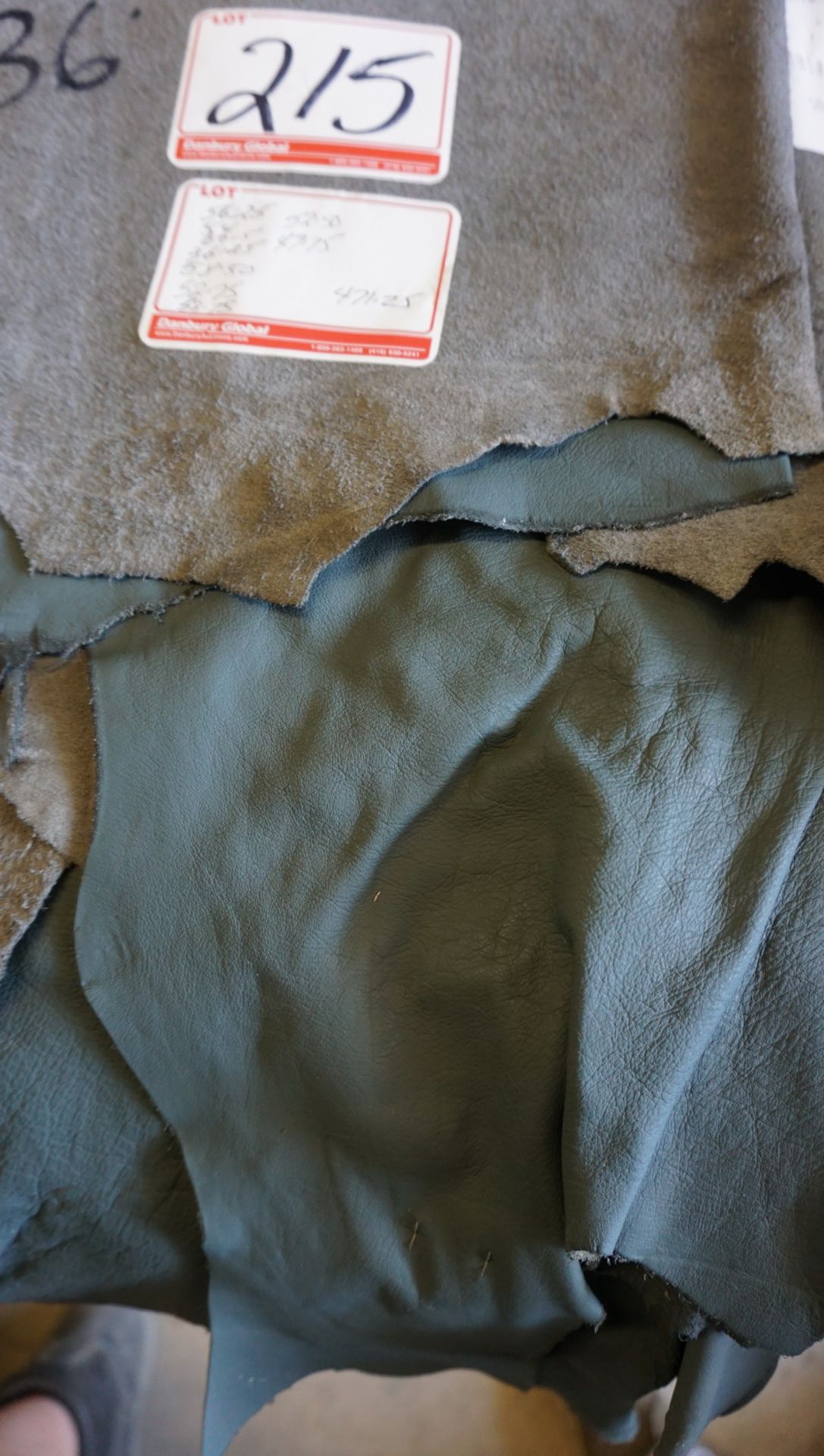 LOT - 471 SQFT - GREY UPHOLSTERY LEATHER