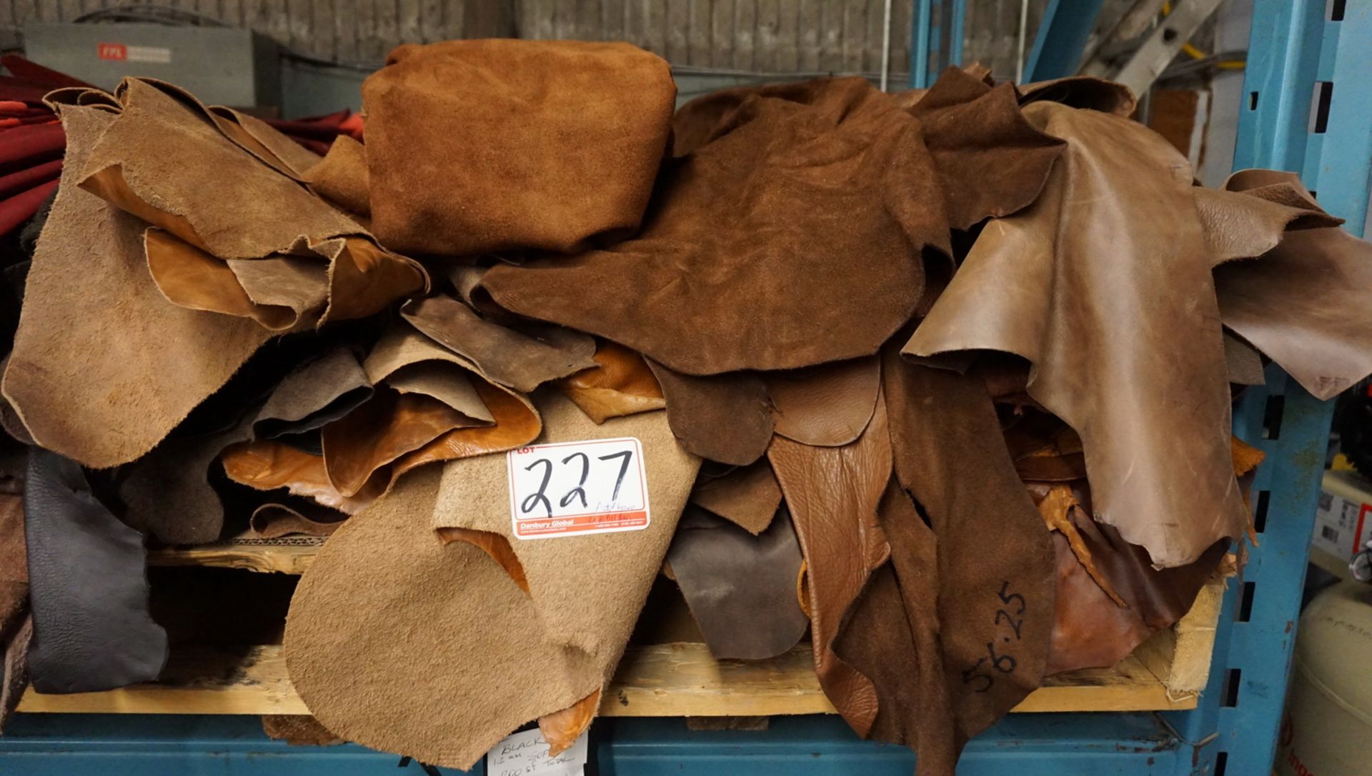 LOT - ASSTD BROWN UPHOLSTERY LEATHER (24 HIDES)