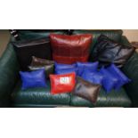LOT - GREEN LEATHER LOVE SEAT W/ LEATHER PILLOWS