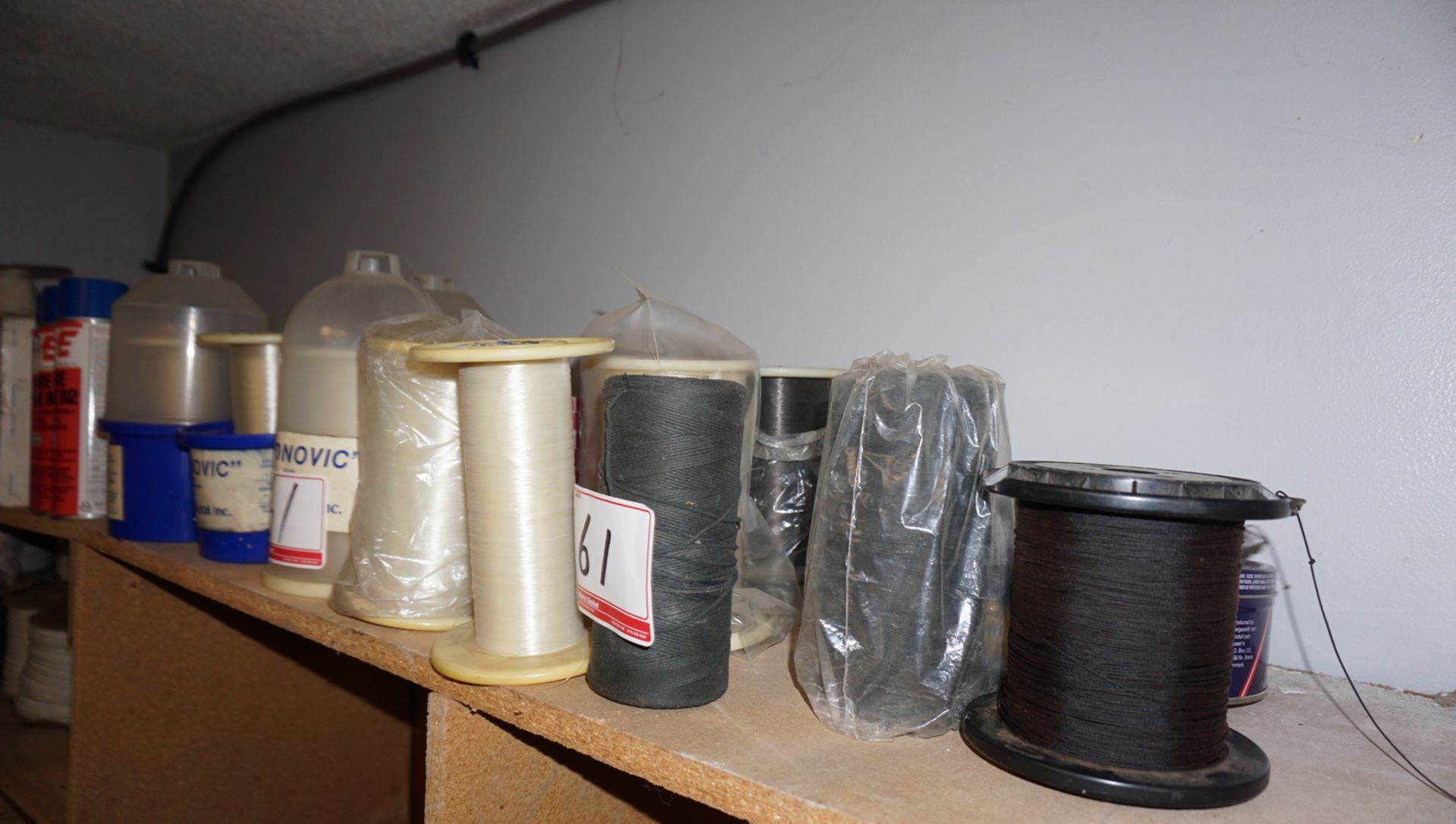 LOT - TAN, YELLOW, BEIGE MONOFILAMENT THREADS - Image 5 of 5