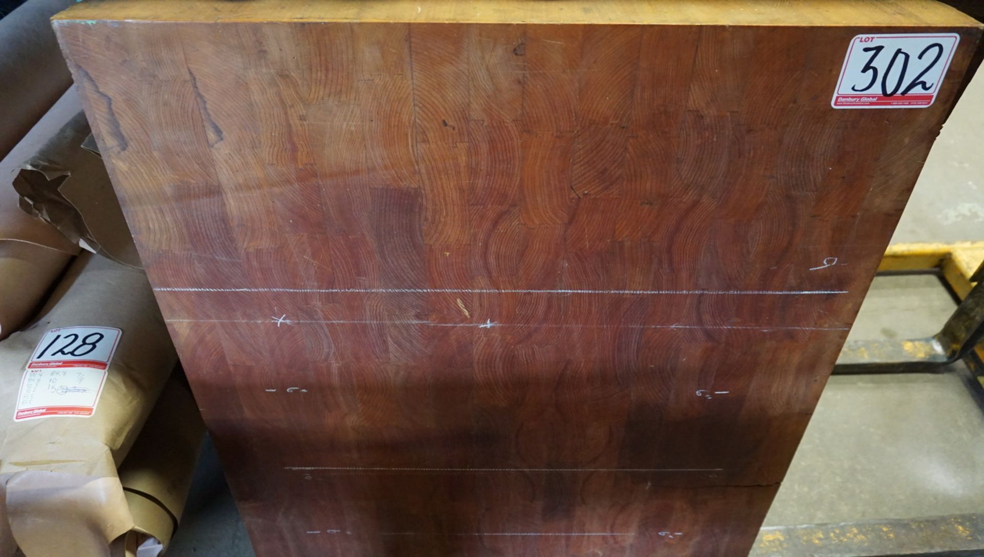 WOOD APPROX 4' X 2.5' BUTCHERS BLOCK