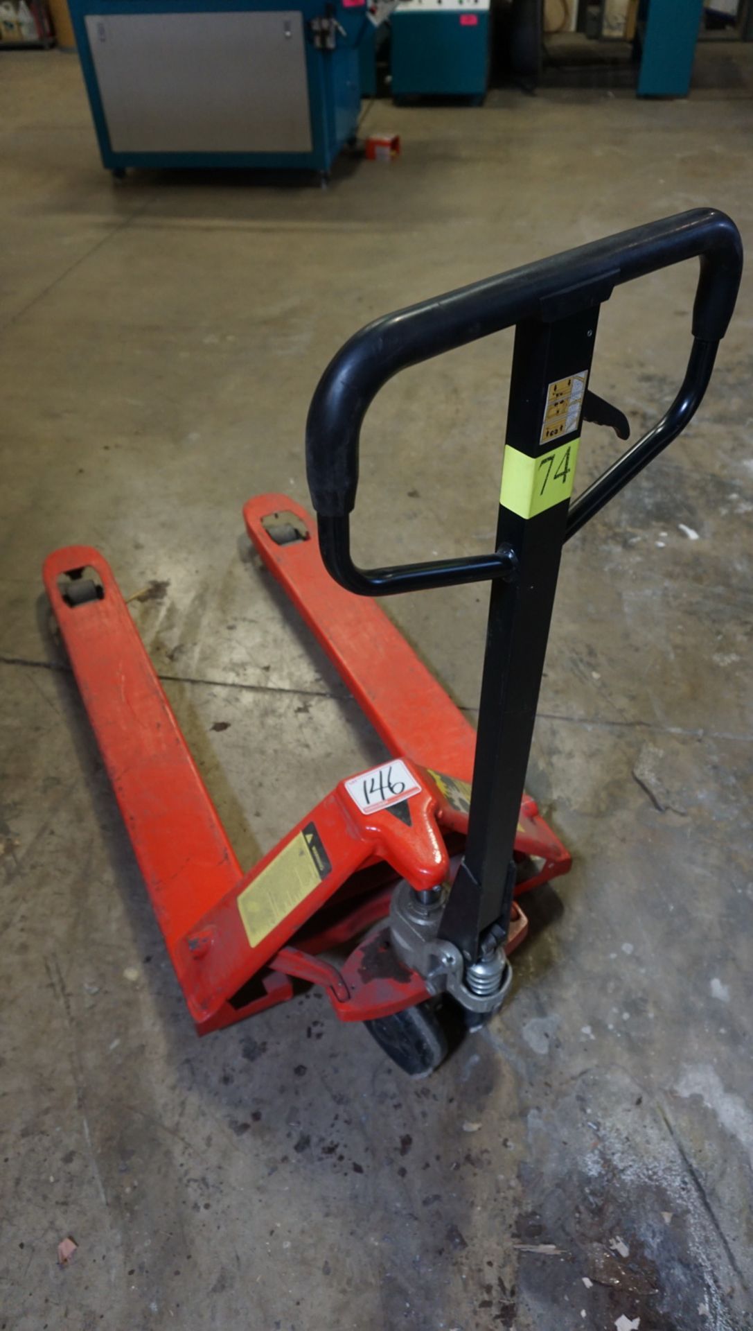 RED HYDRAULIC PALLET JACK - Image 2 of 2