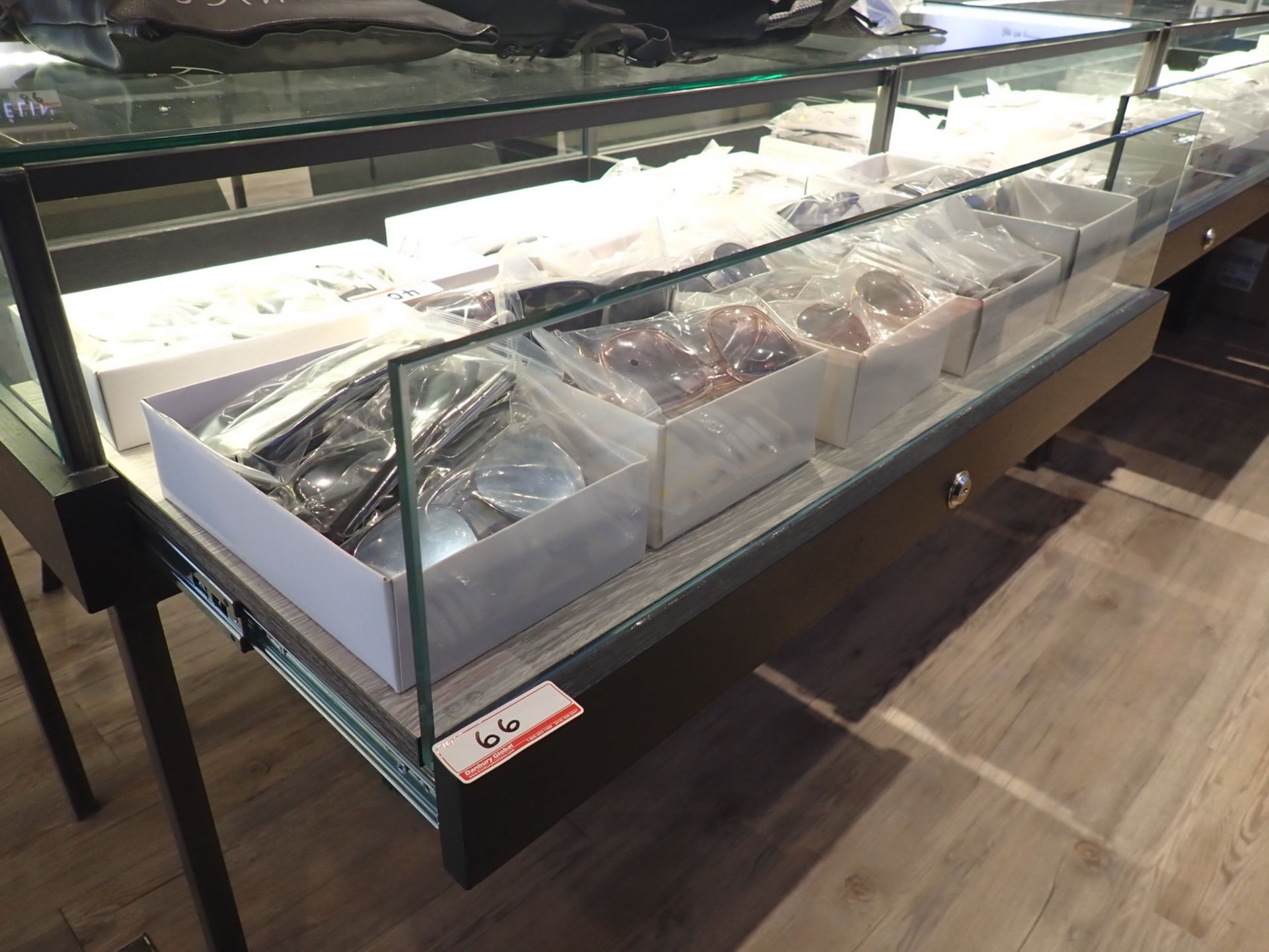 GLASS 6' X 20" X 36" DISPLAY CASE / RETAIL COUNTER W/ INTEGRATED LED LIGHTS (110V) & LOCKABLE PULL-