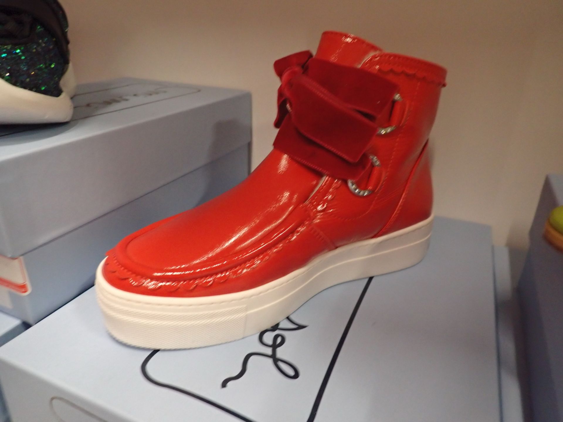 PAIRS - MIMISOL RED BOOTS