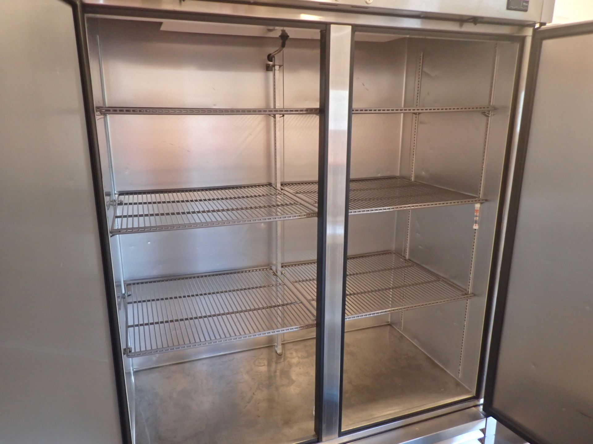 TRUE T-49-HC 2-DOOR STAINLESS STEEL REACH-IN REFRIGERATOR W/ CASTERS - Image 2 of 3