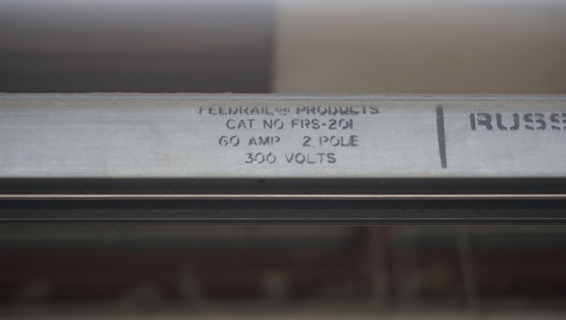 LOT - APPROX. 40'L FEDERAL BUSWAY FRS-201 60A 2-POLE 300V FEED RAIL - Image 2 of 2