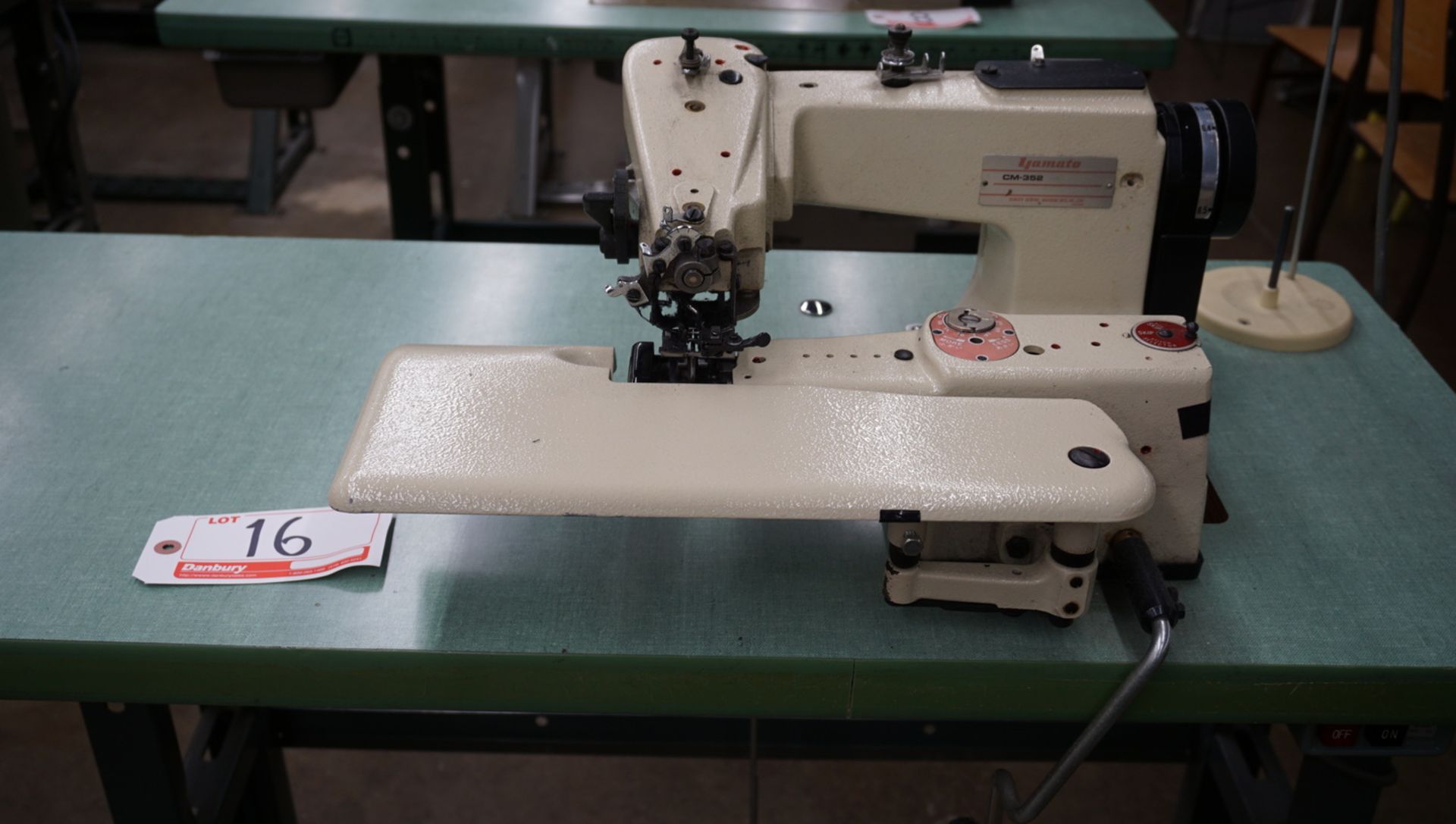 YAMATO CM-352 BLIND STITCH SEWING MACHINE, S/N CM32299