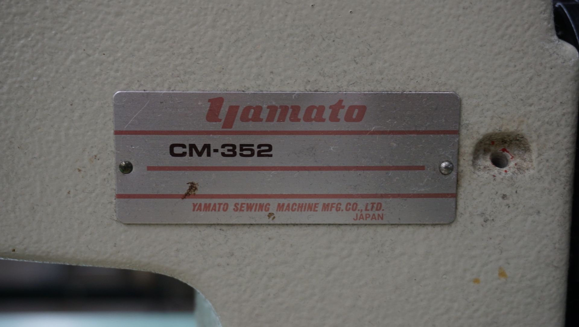 YAMATO CM-352 BLIND STITCH SEWING MACHINE, S/N CM32299 - Image 3 of 4