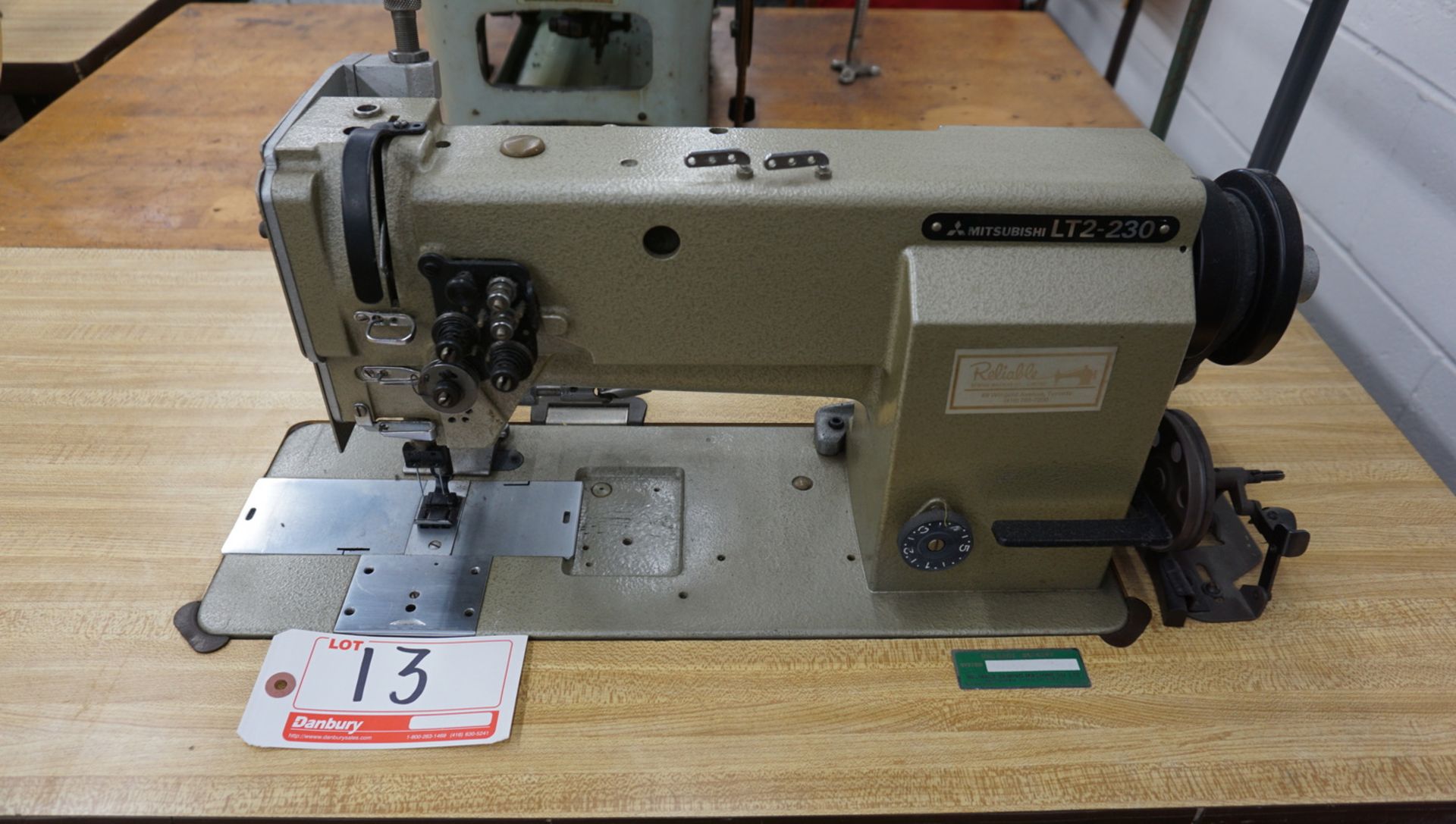 MITSUBISHI LT2-230 DOUBLE NEEDLE SEWING MACHINE, 1/2" 2 NEEDLE GAP, S/N 390542