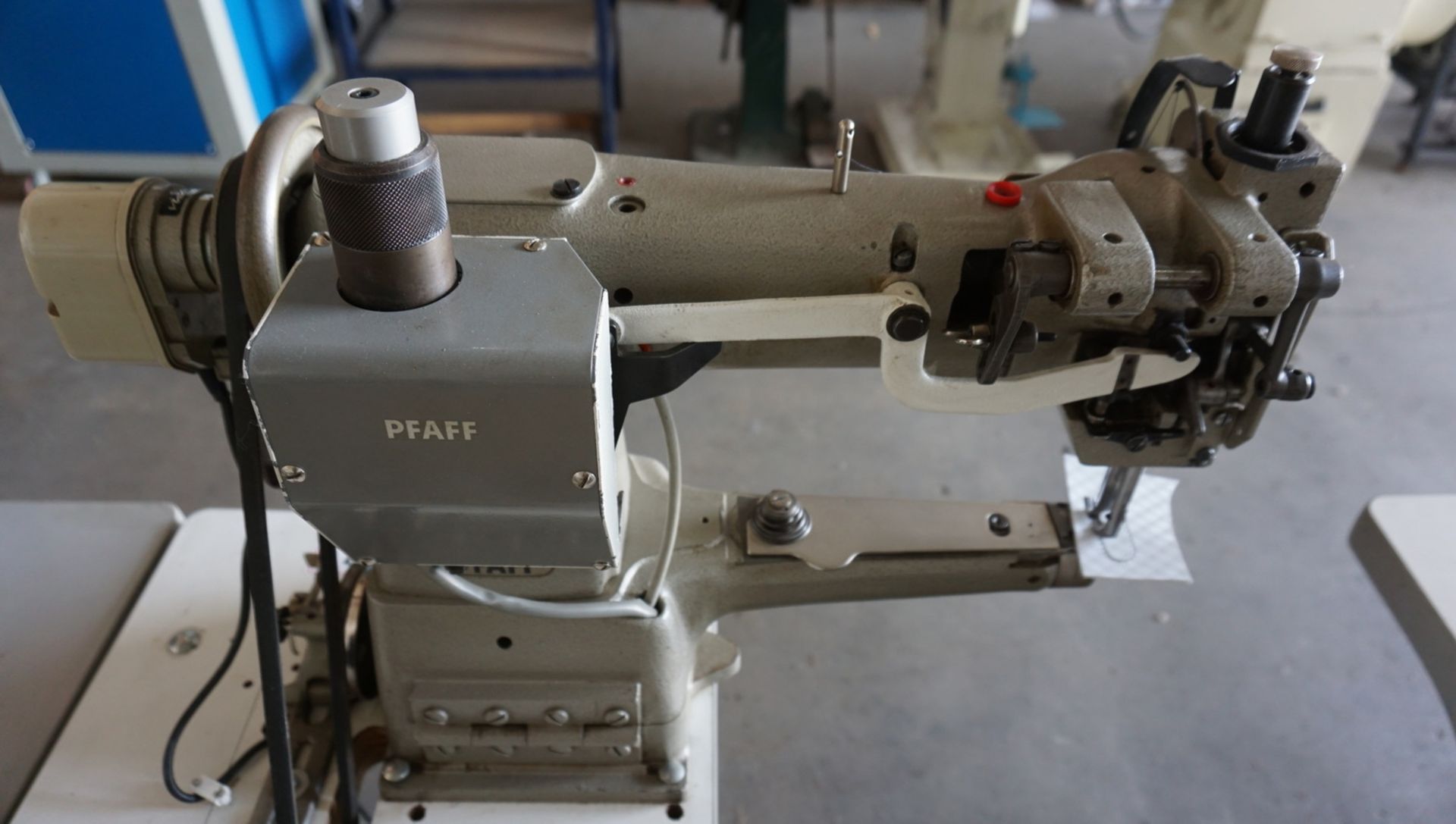 PFAFF 335-H3-6701BLN SINGLE NEEDLE CYLINDER ARM WALKING FOOT MACHINE W/ NEEDLE POSITIONER (110V) - Image 5 of 5