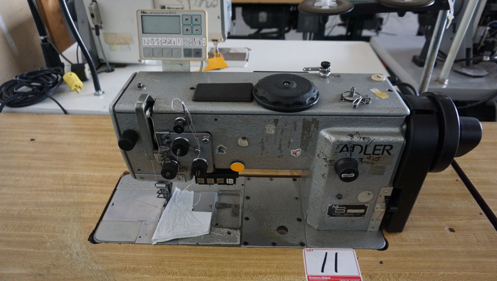 ADLER K767-990001-FA-373 SINGLE NEEDLE WALKING FOOT SEWING MACHINE W/ ELKA VARIO CONTROL 810