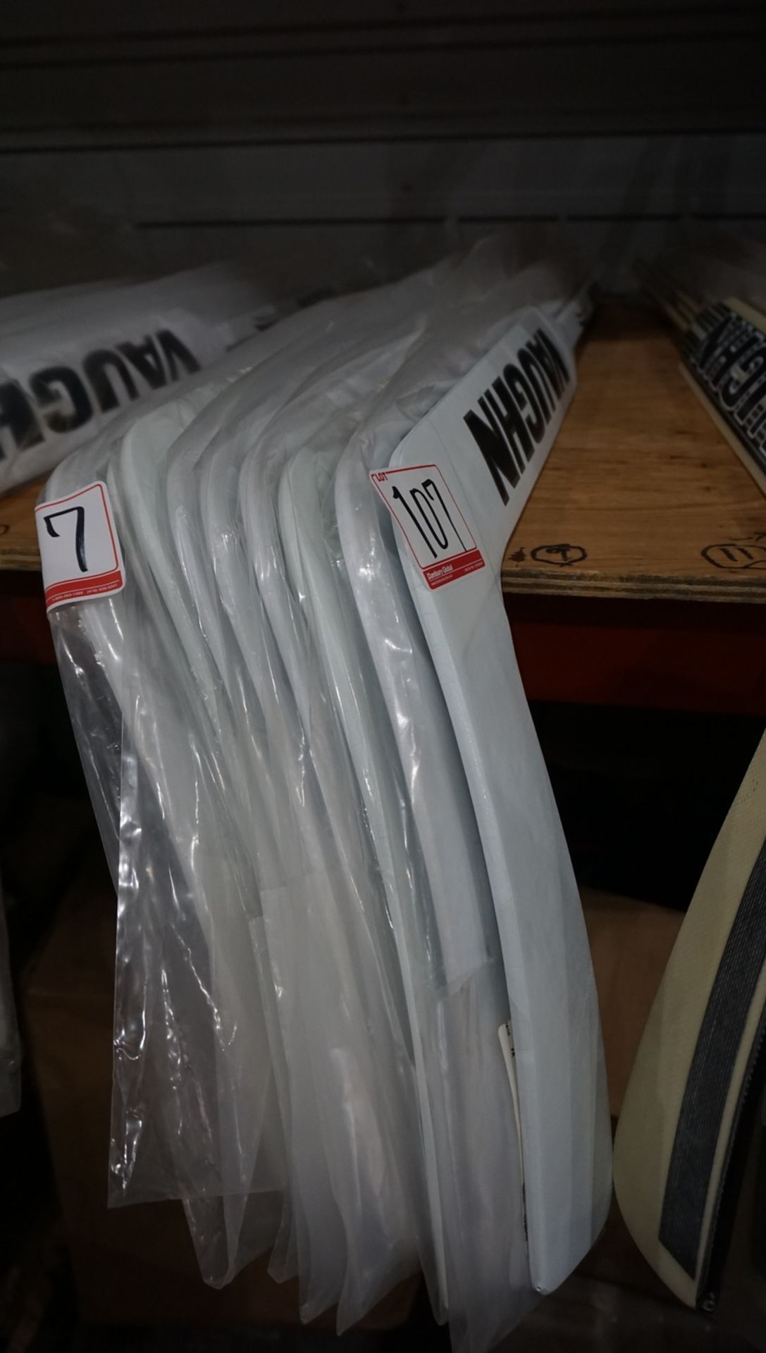 UNITS - VAUGHN VGS 2200 24" FR GOALIE STICKS