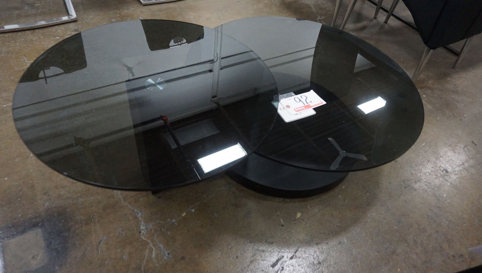 TEMPERED GLASS 31.5"D X 23.5"H ROUND COFFEE TABLE