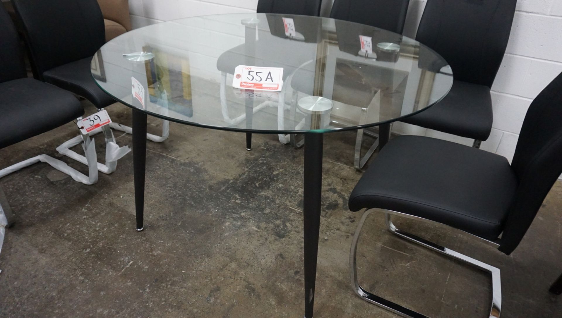 CLEAR 47" TEMPERED GLASS ROUND TABLE W/ BLACK LEGS (IN BOX)